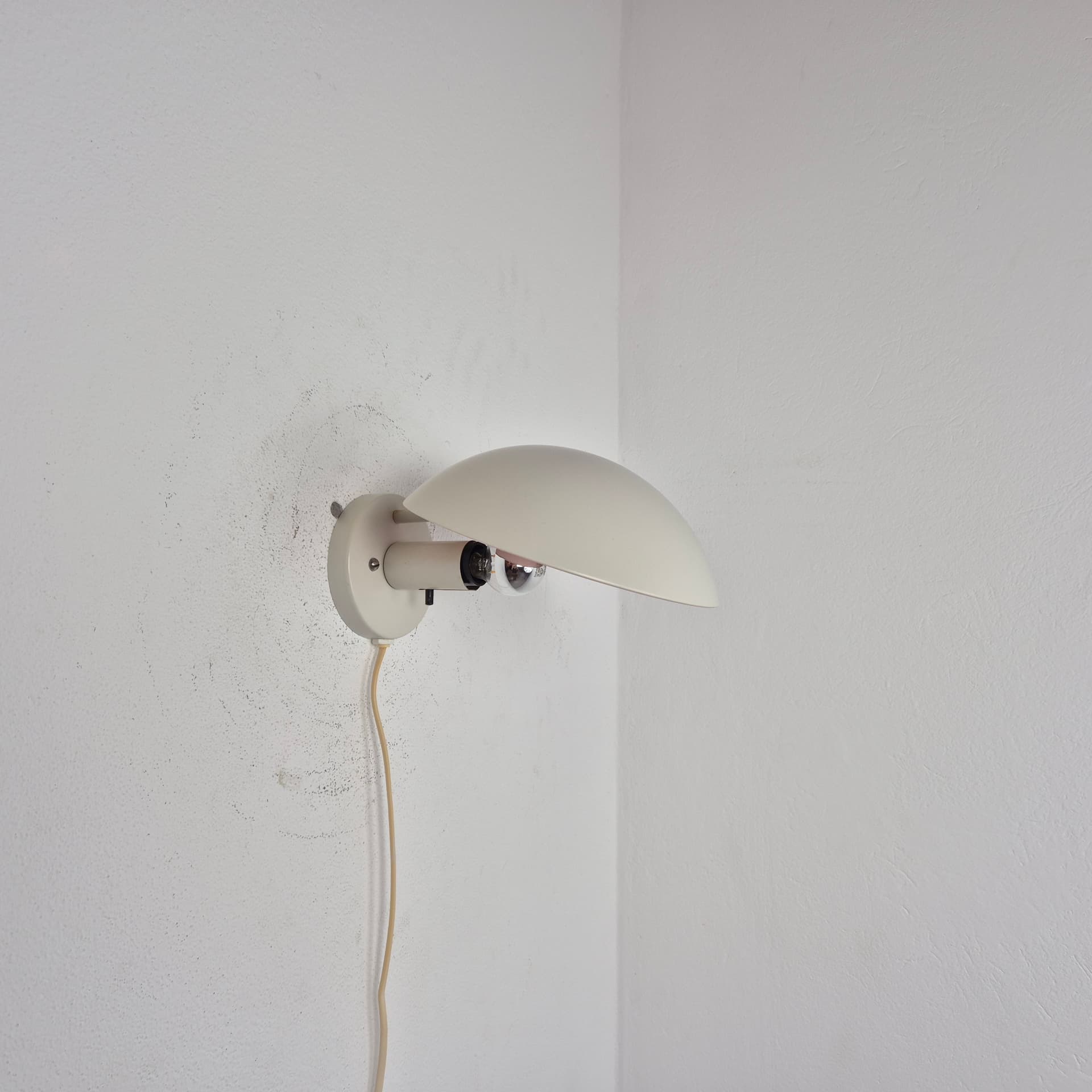 Kinkiet PH Hat, metal ivory white, proj. P. Henningsen, Louis Poulsen, Dania, lata 70. - 197552