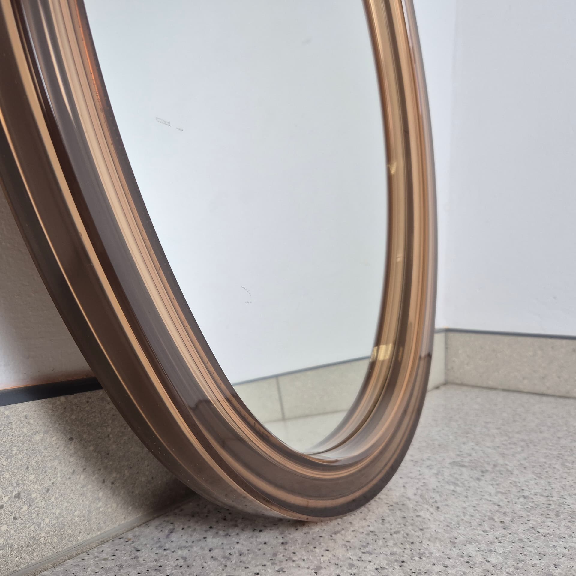 Lustro ścienne, brązowy, szkło, rama plexi, Francja, lata 80. - 197643