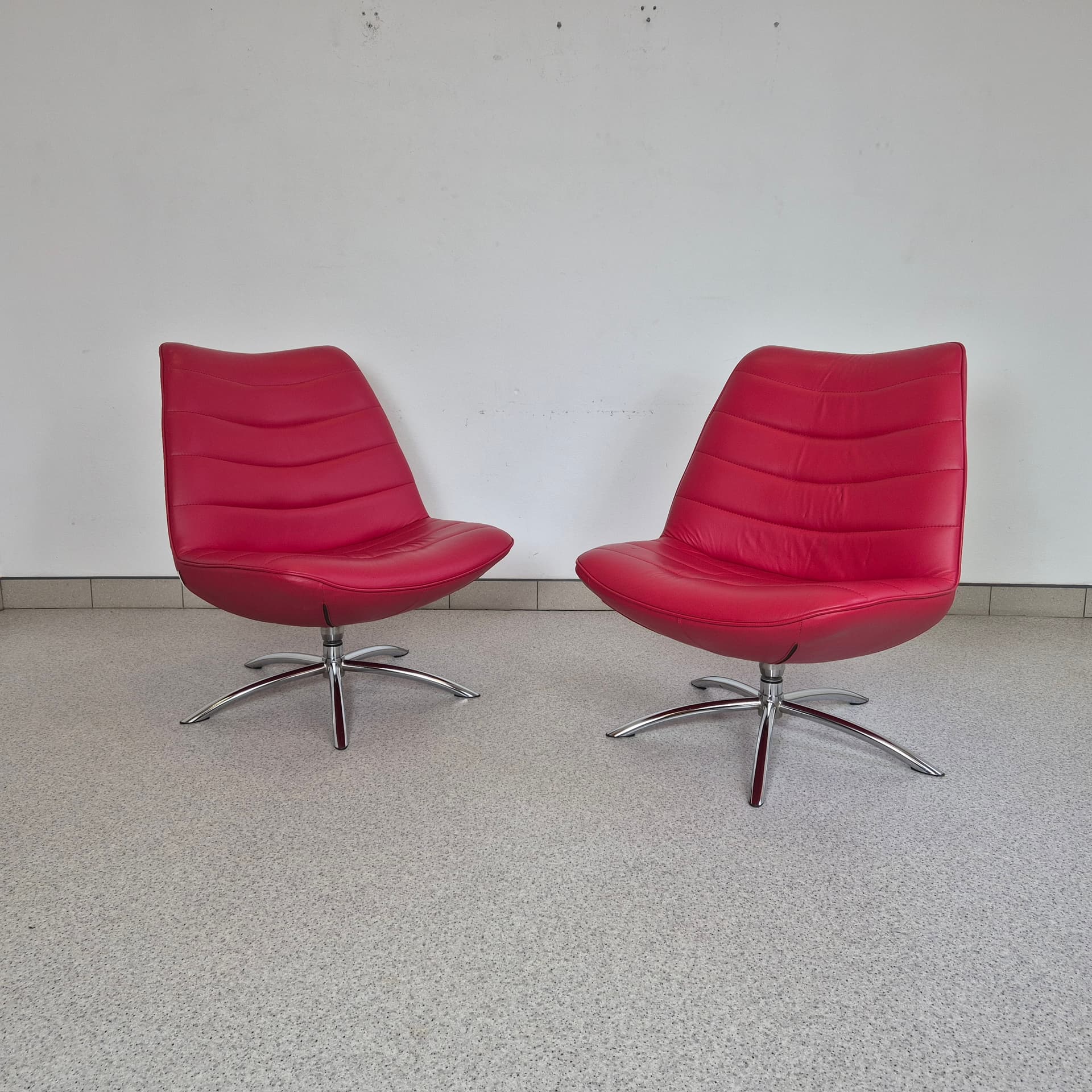 Armchair Breen, red leather, chrome, by S. Hindenes, F. Myhr, Hjellegjerde, Norway, 21st c. - 197786