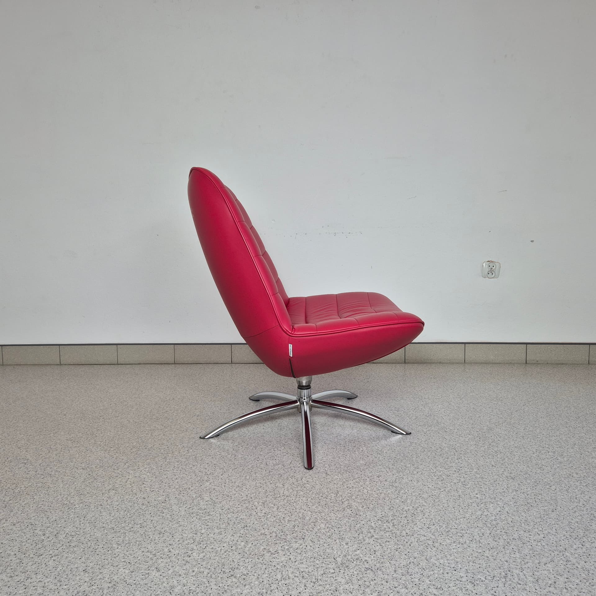 Armchair Breen, red leather, chrome, by S. Hindenes, F. Myhr, Hjellegjerde, Norway, 21st c. - 197788