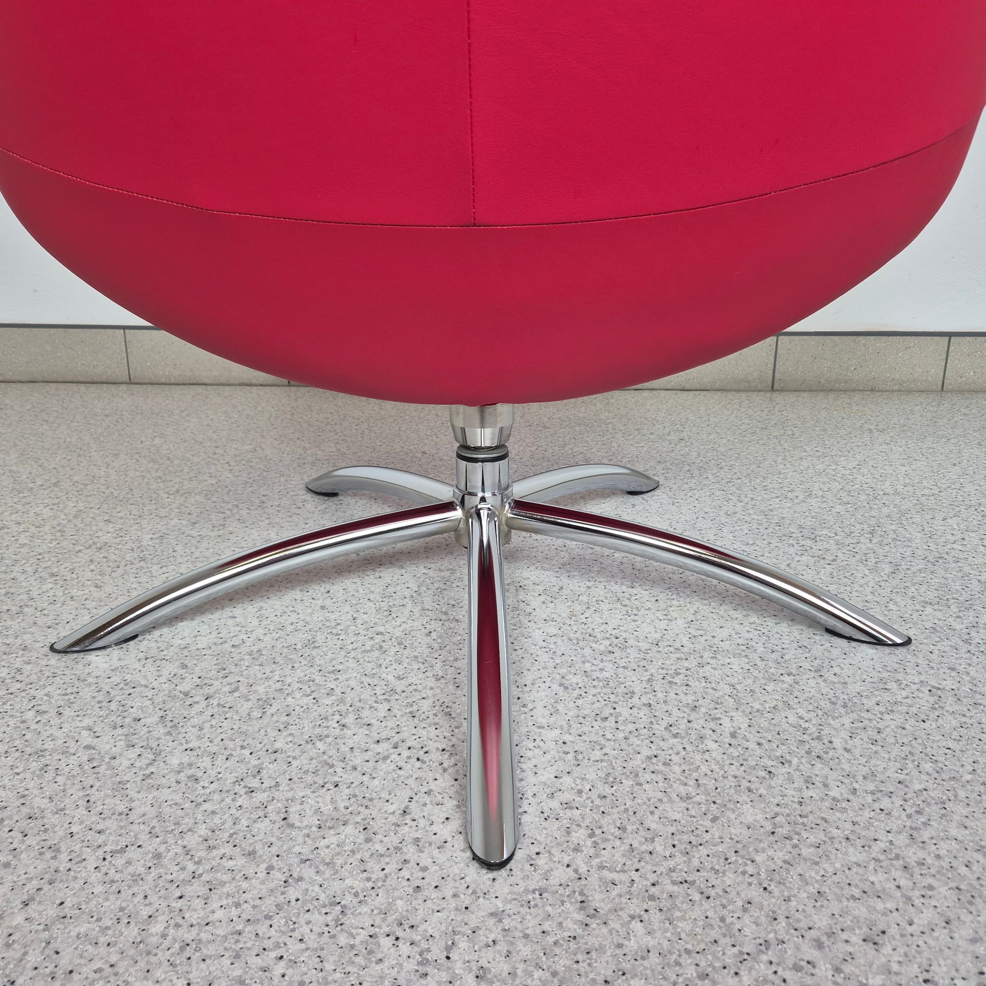 Armchair Breen, red leather, chrome, by S. Hindenes, F. Myhr, Hjellegjerde, Norway, 21st c. - 197799