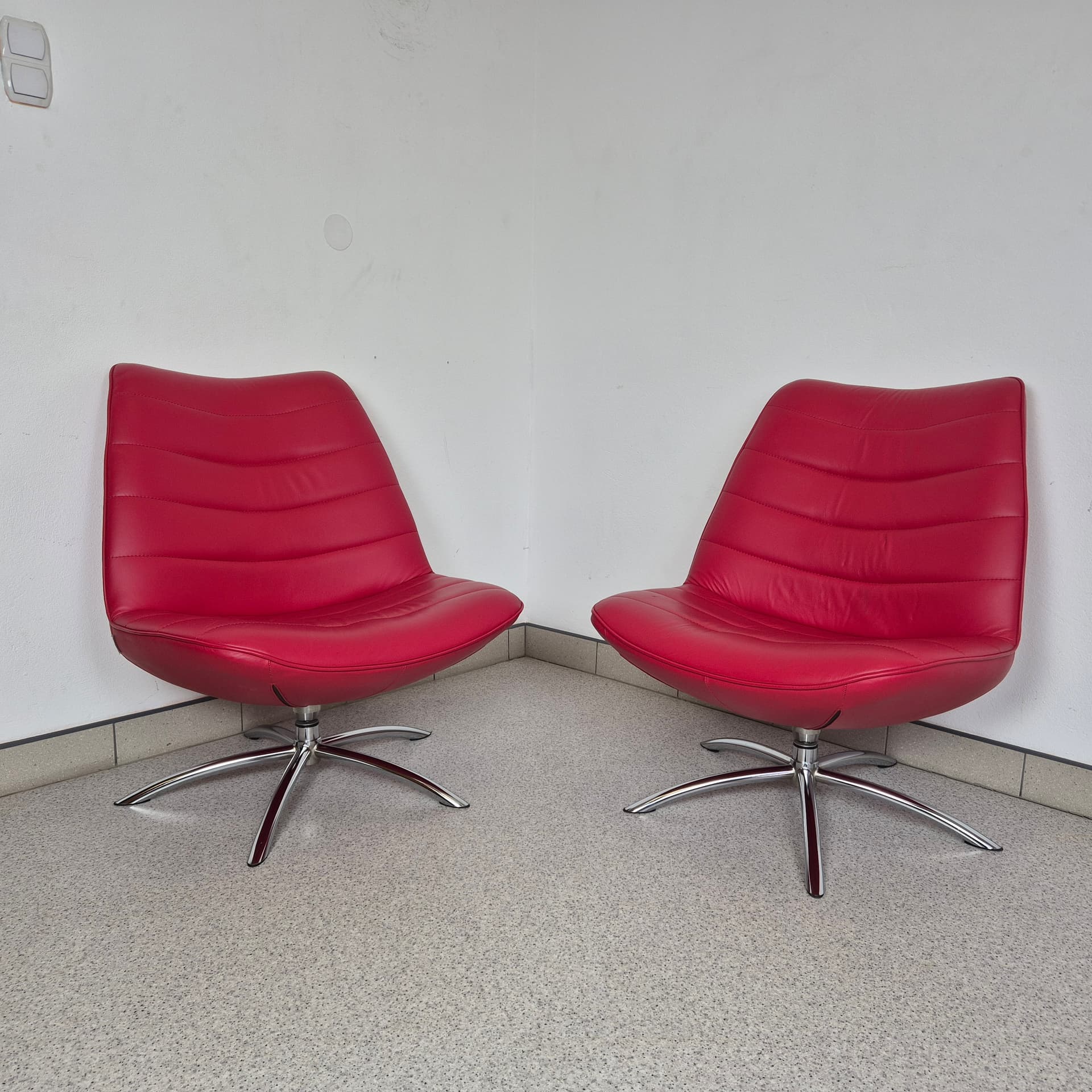 Armchair Breen, red leather, chrome, by S. Hindenes, F. Myhr, Hjellegjerde, Norway, 21st c. - 197793