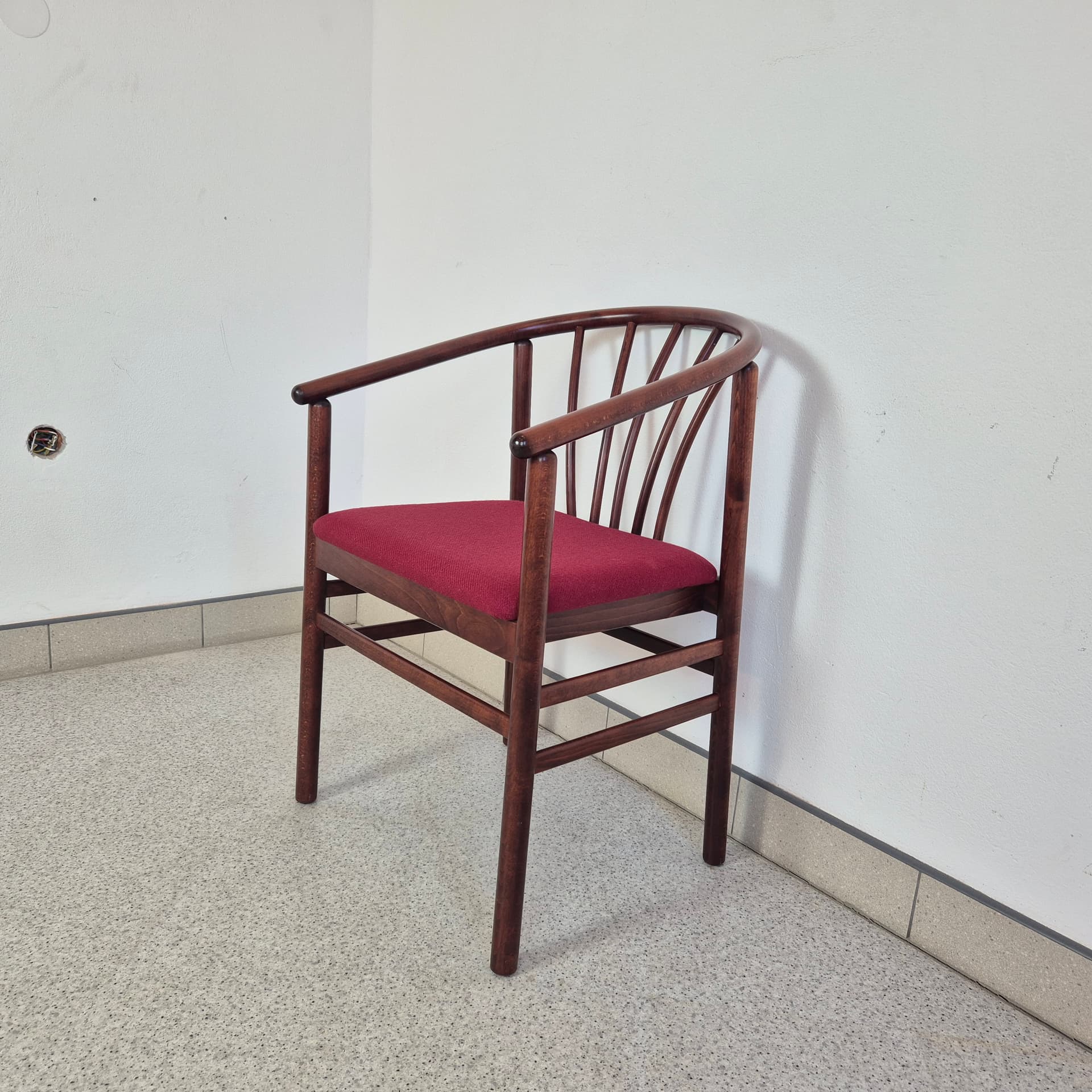 Krzesło gabinetowe, mahoń, wełna bordo, Dania, lata 70. - 198042