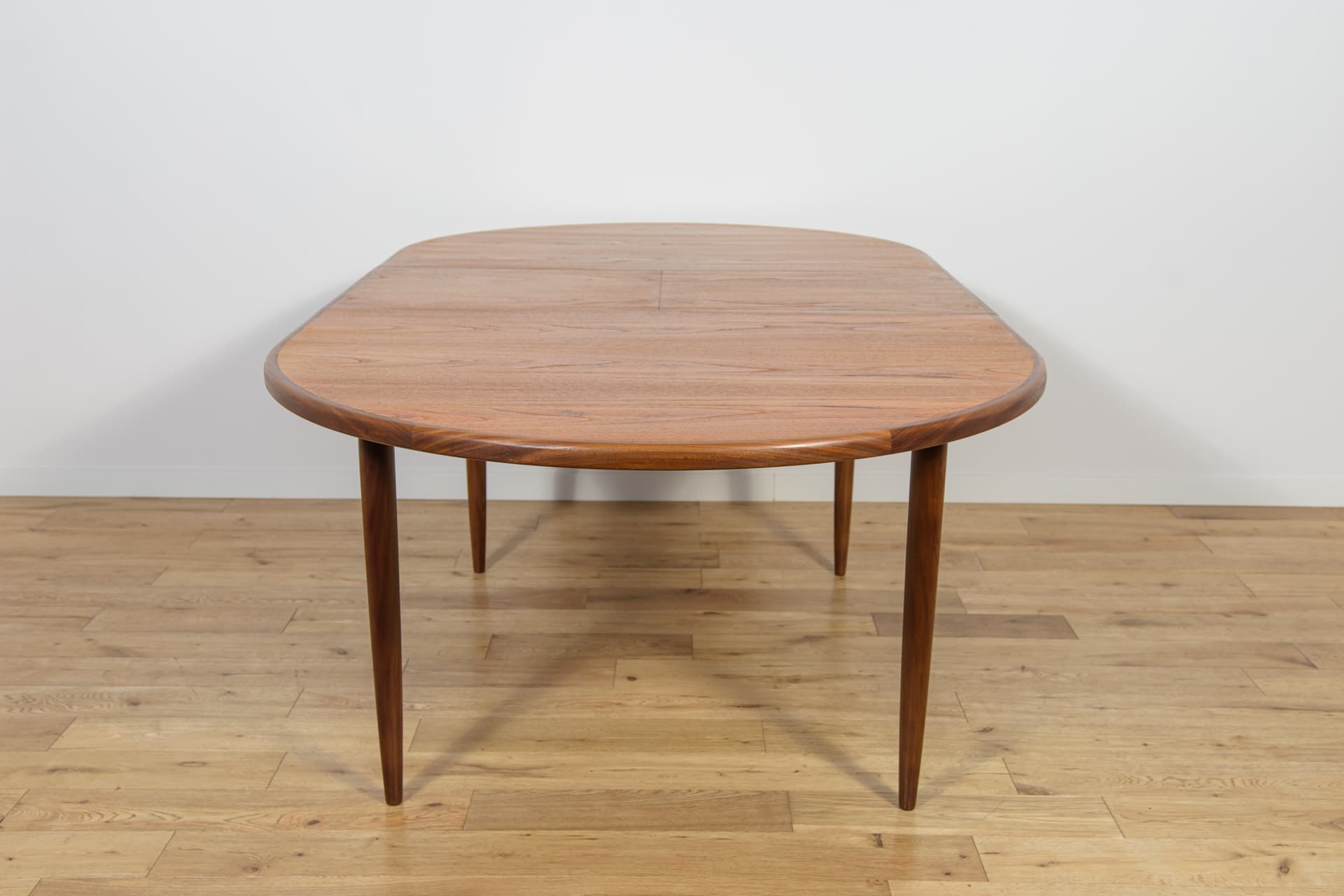 Oval Extendable Table, light brown teak, G-Plan, United Kingdom, 1960s. - 198073