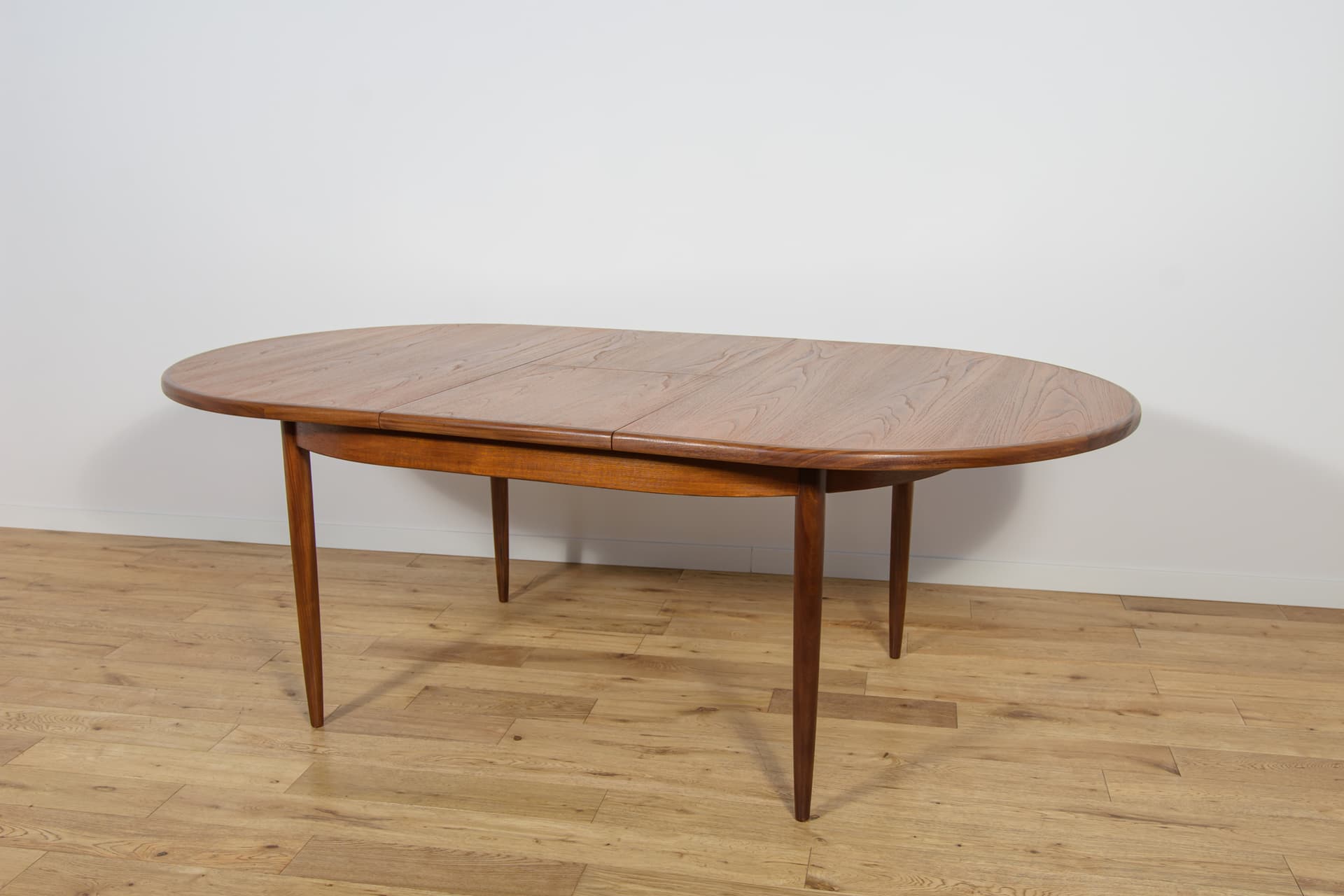 Oval Extendable Table, light brown teak, G-Plan, United Kingdom, 1960s. - 198071