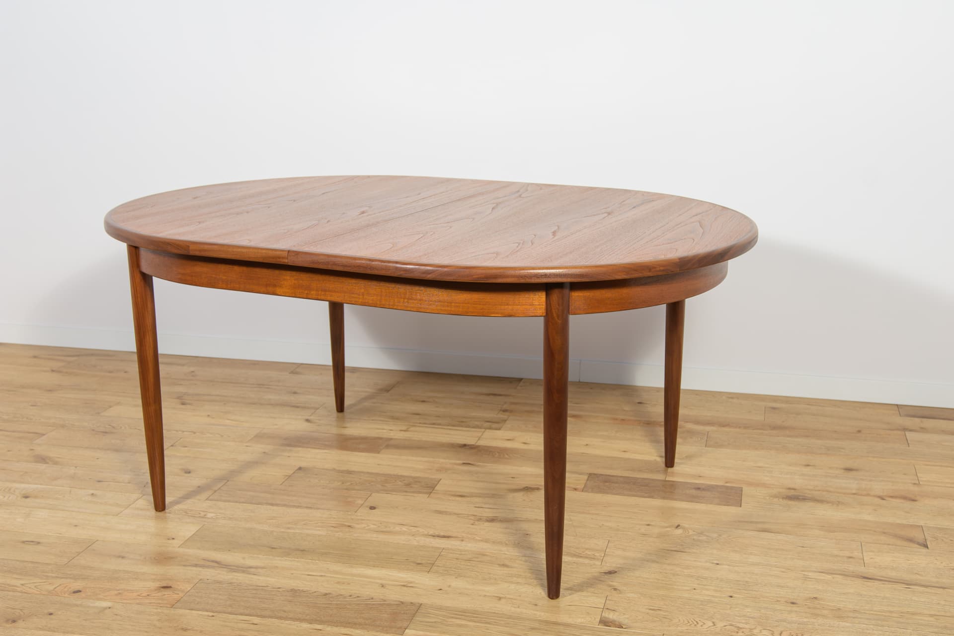 Oval Extendable Table, light brown teak, G-Plan, United Kingdom, 1960s. - 198062