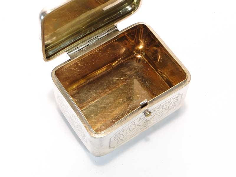 Cukiernica skrzynkowa Art déco, mosiądz srebrny, Bracia Henneberg, Polska, lata 30. - 198123