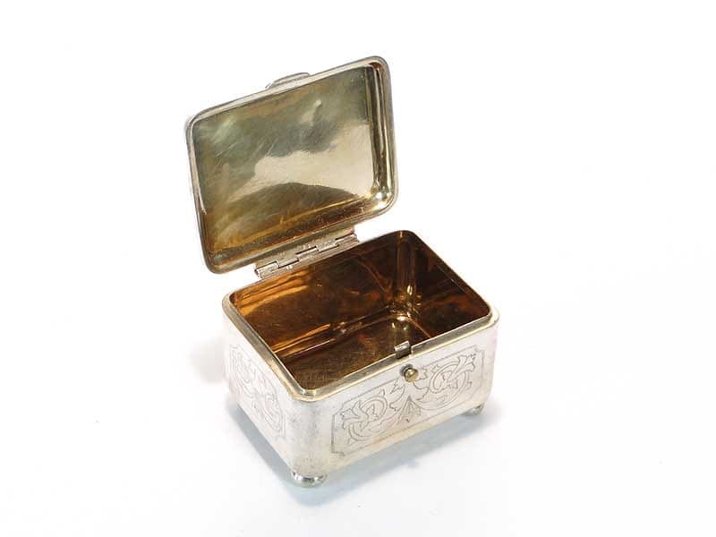 Cukiernica skrzynkowa Art déco, mosiądz srebrny, Bracia Henneberg, Polska, lata 30. - 198122