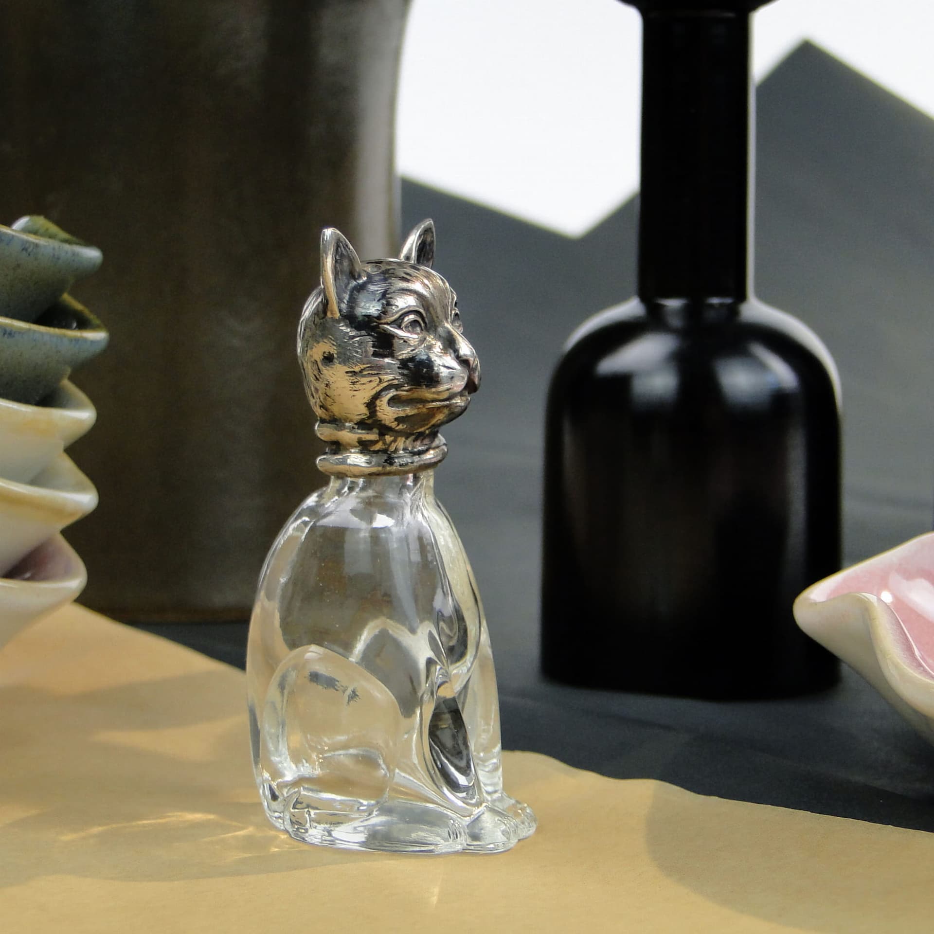 Salt Shaker Cat, transparent, crystal glass, silver, Germany, 19th c. - 198184