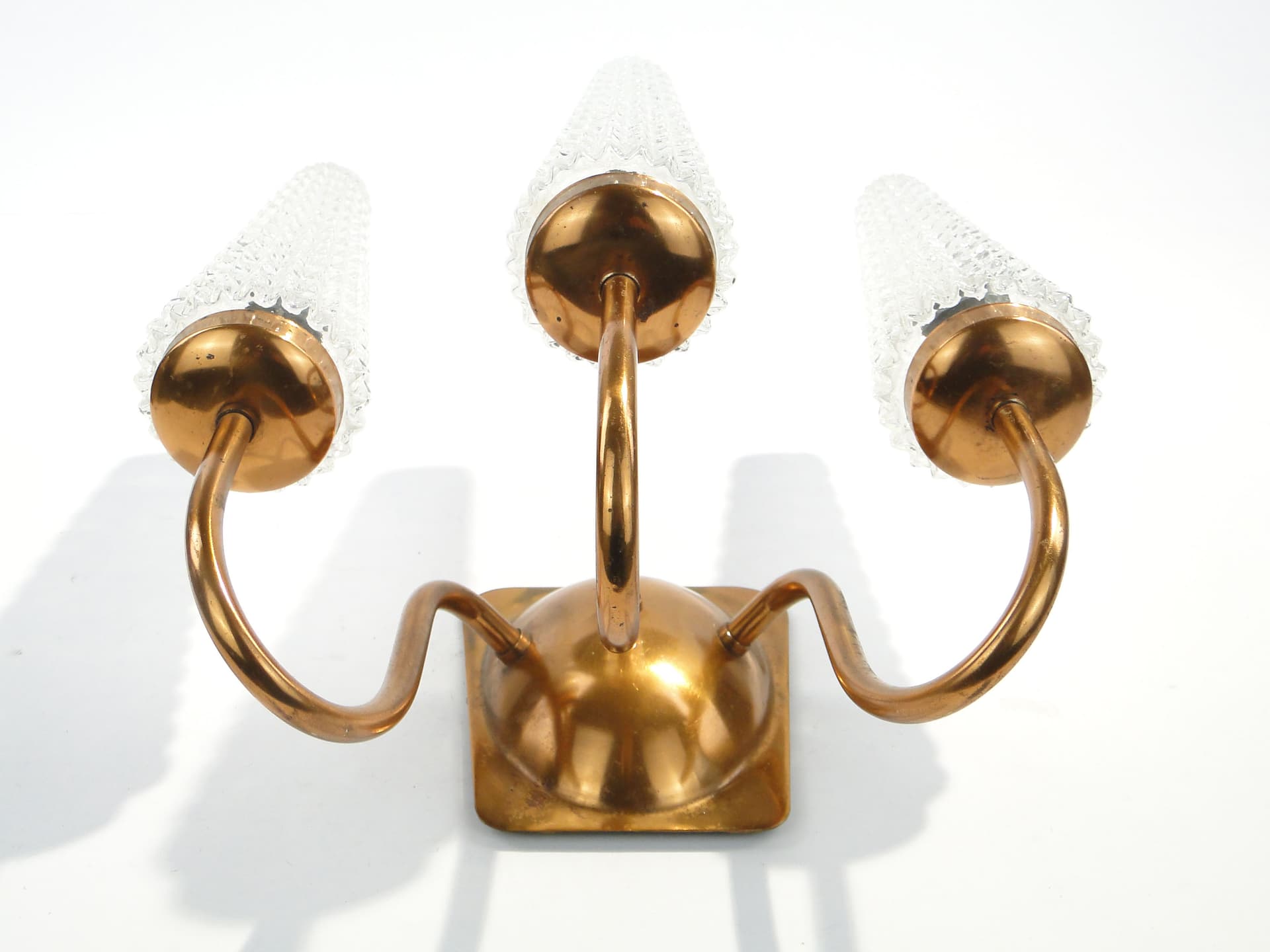 Kinkiet trójramienny, miedź, szkło, Polska, lata 70. - 1387