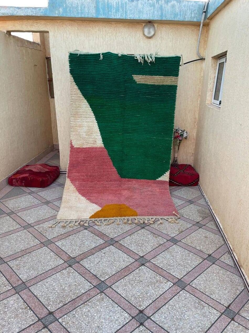 Ręcznie tkany dywan 200x300 cm, wełna, zielony, różowy, biały, ochra, Maroko - 199187