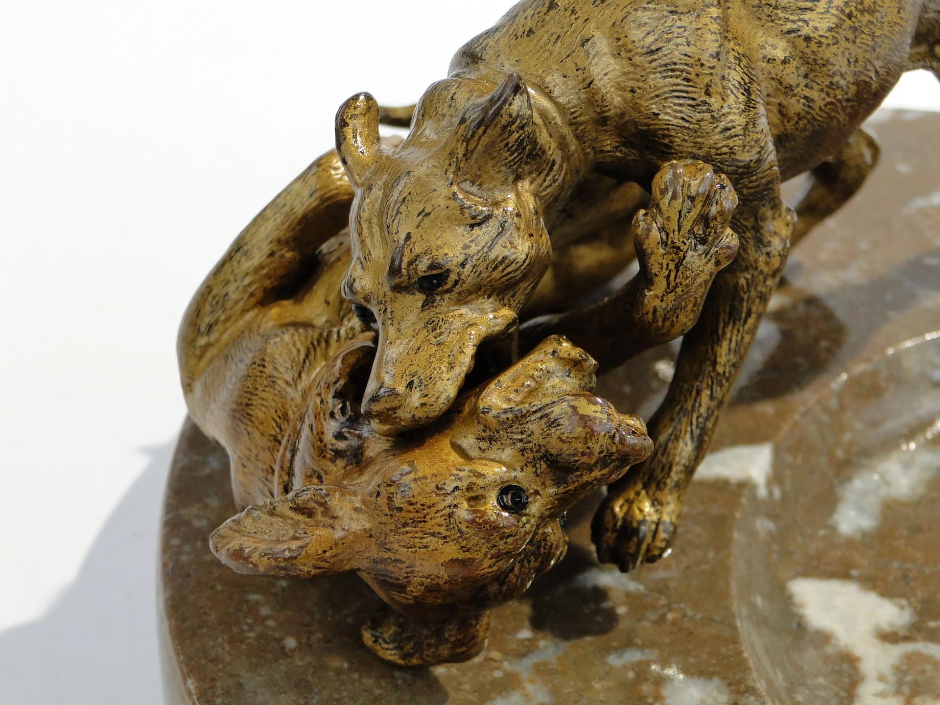 Calling card tray with fighting dogs figure, brown bronze, brown marble, Austria, early 20th c. - 14087