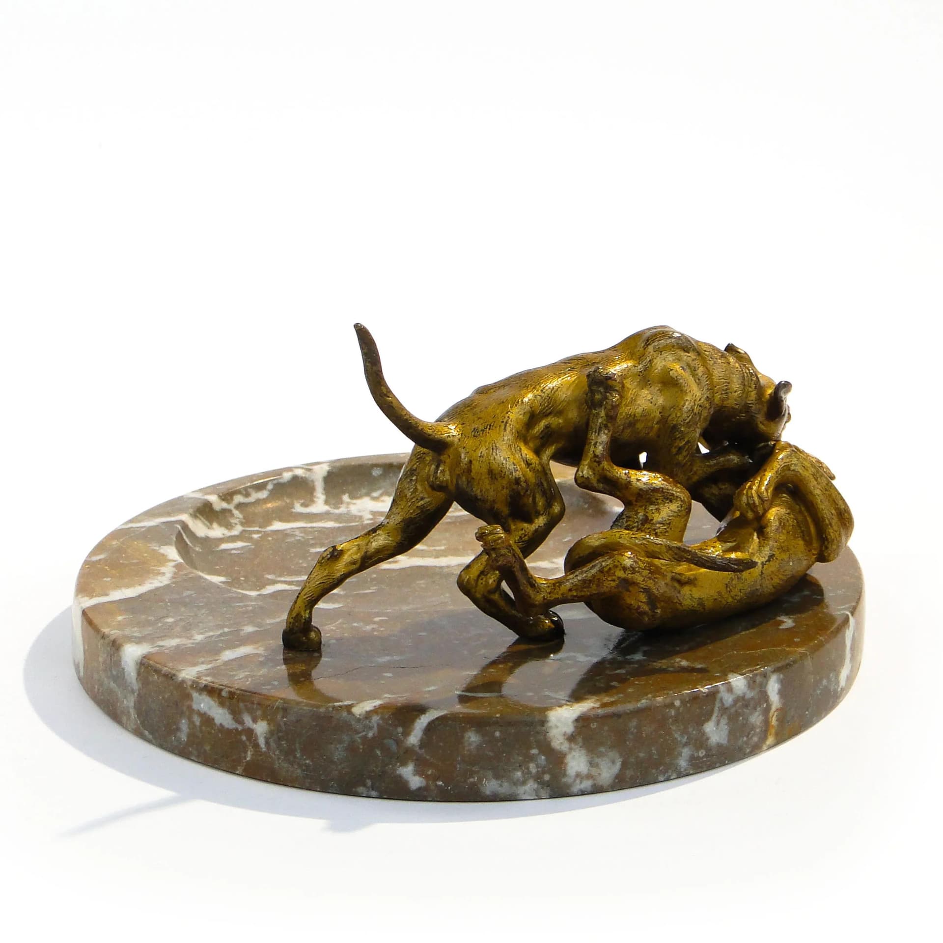 Calling card tray with fighting dogs figure, brown bronze, brown marble, Austria, early 20th c. - 14084