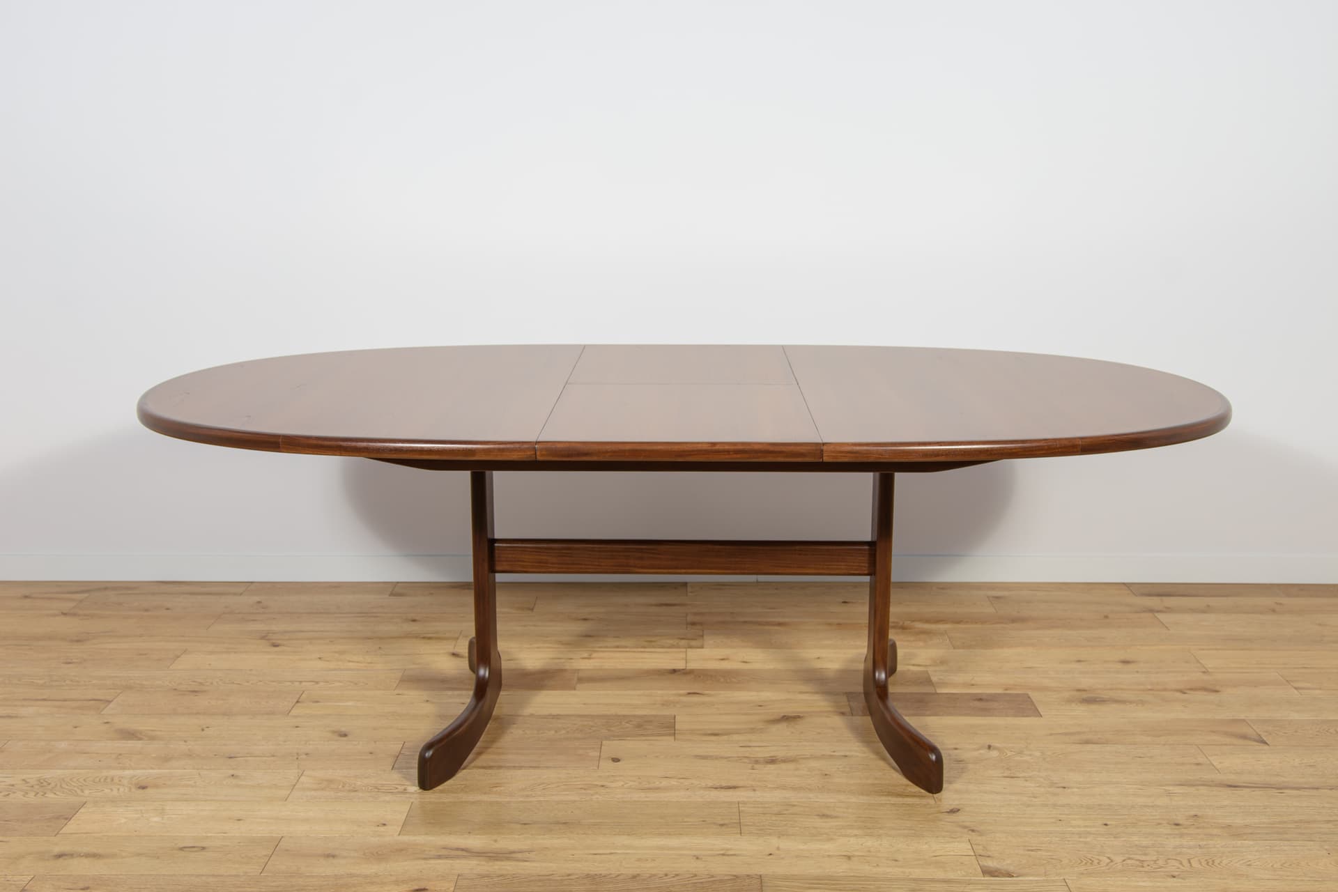 Extendable Oval Table, dark brown teak, G-Plan, United Kingdom, 1960s. - 198862