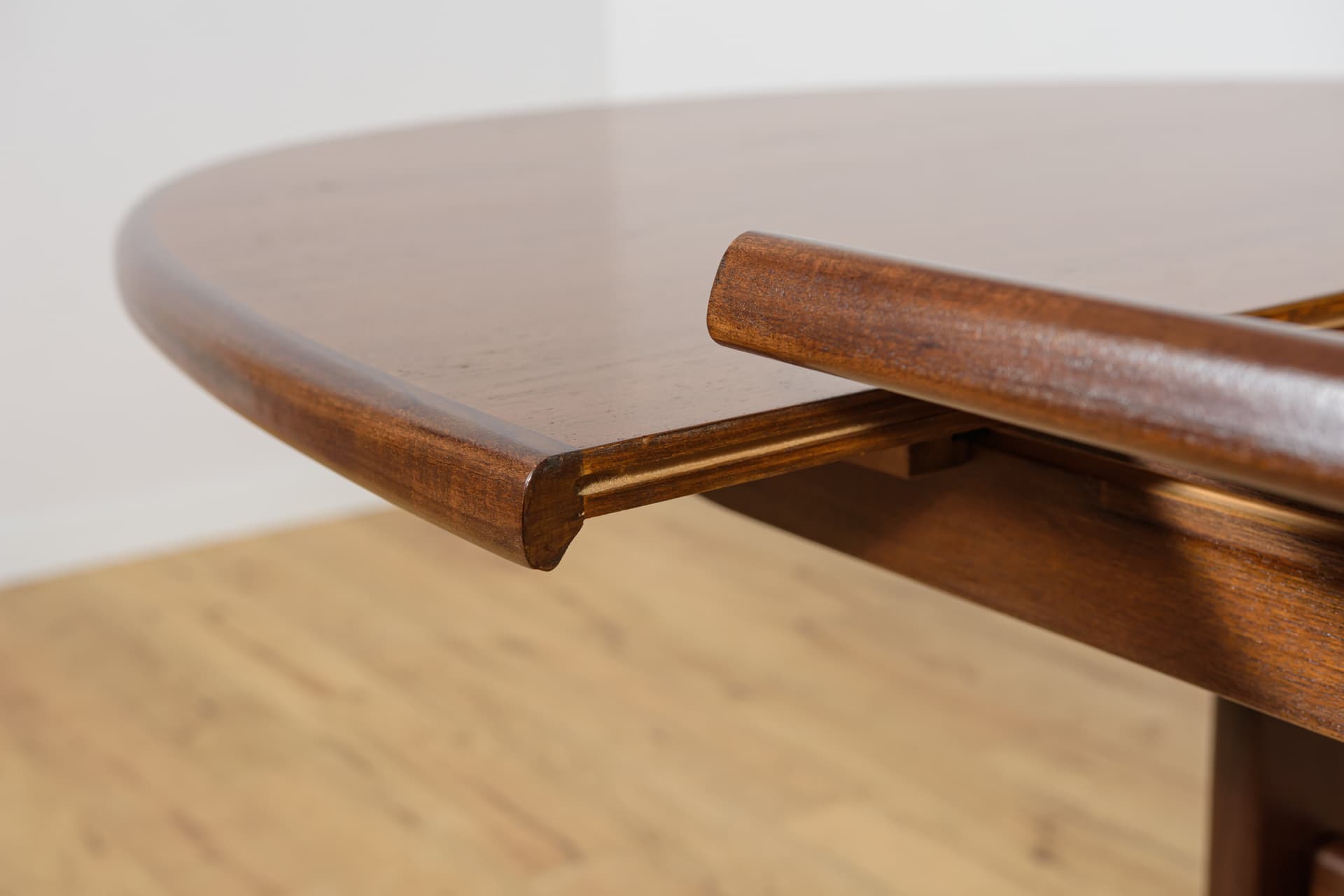 Extendable Oval Table, dark brown teak, G-Plan, United Kingdom, 1960s. - 198870