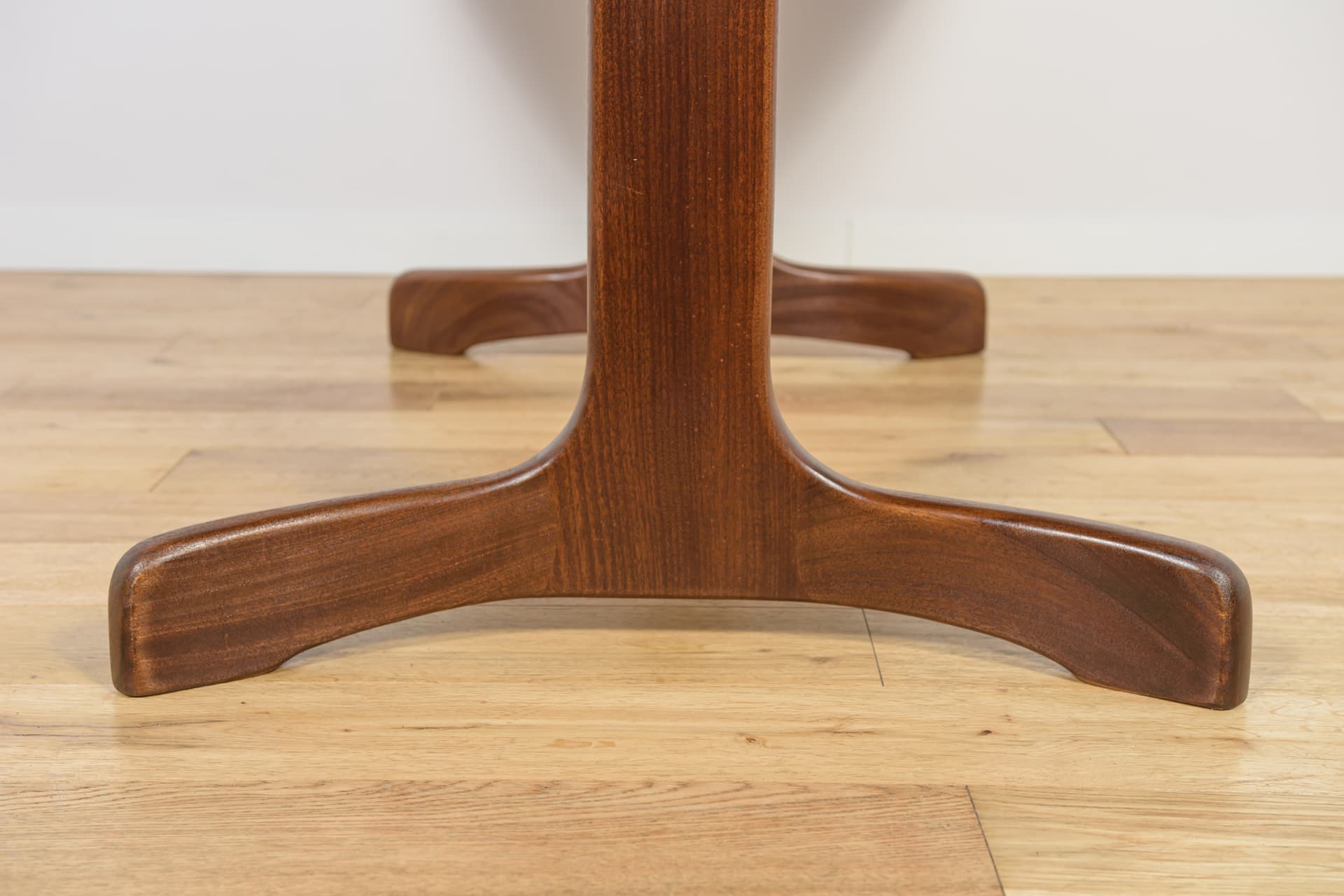 Extendable Oval Table, dark brown teak, G-Plan, United Kingdom, 1960s. - 198871
