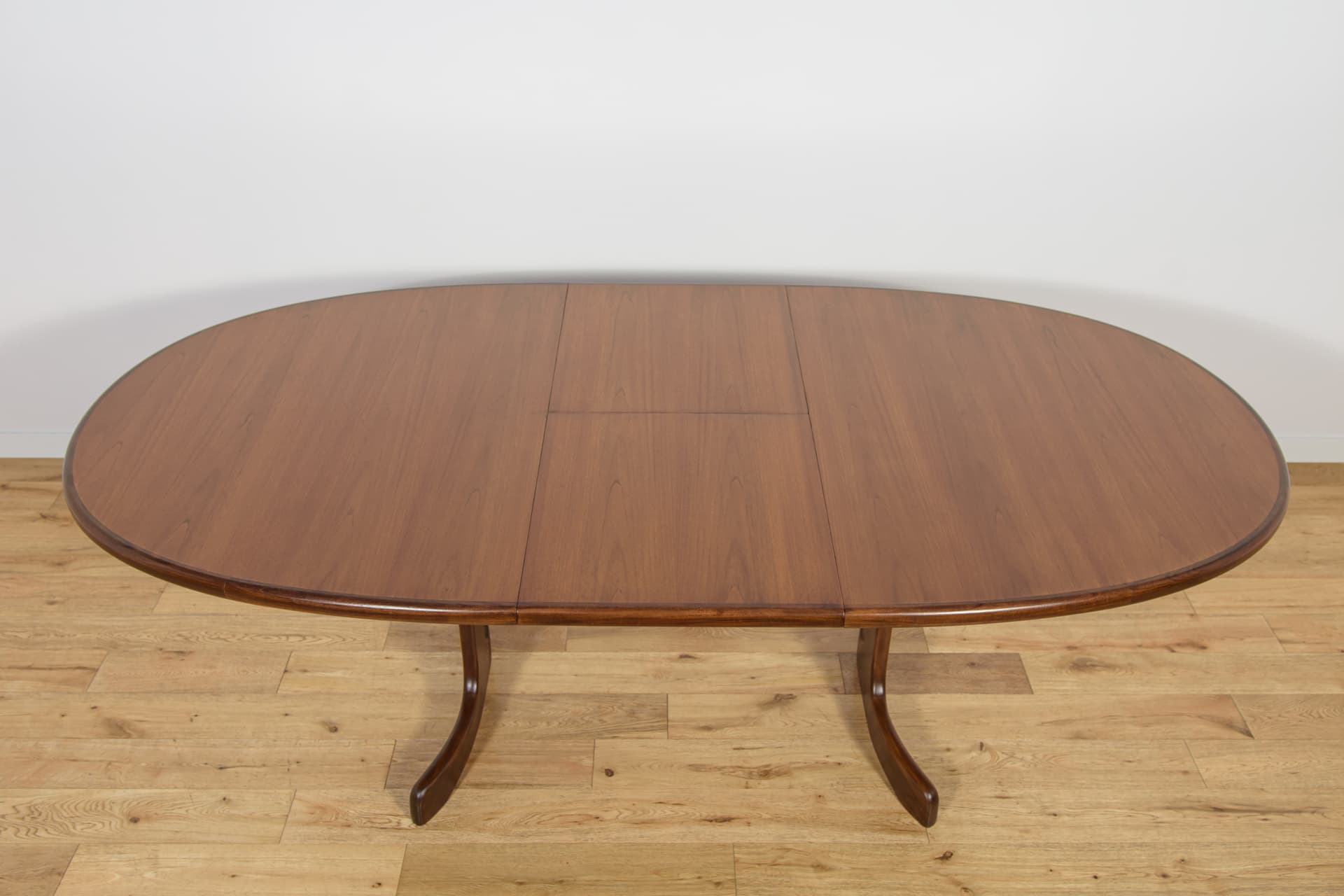 Extendable Oval Table, dark brown teak, G-Plan, United Kingdom, 1960s. - 198863
