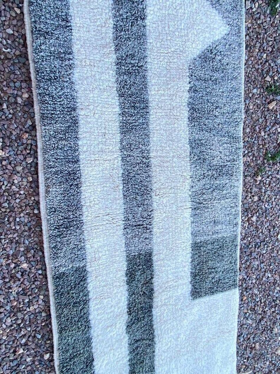 Handmade rug 400x70 cm, wool, grey, Morocco - 202548