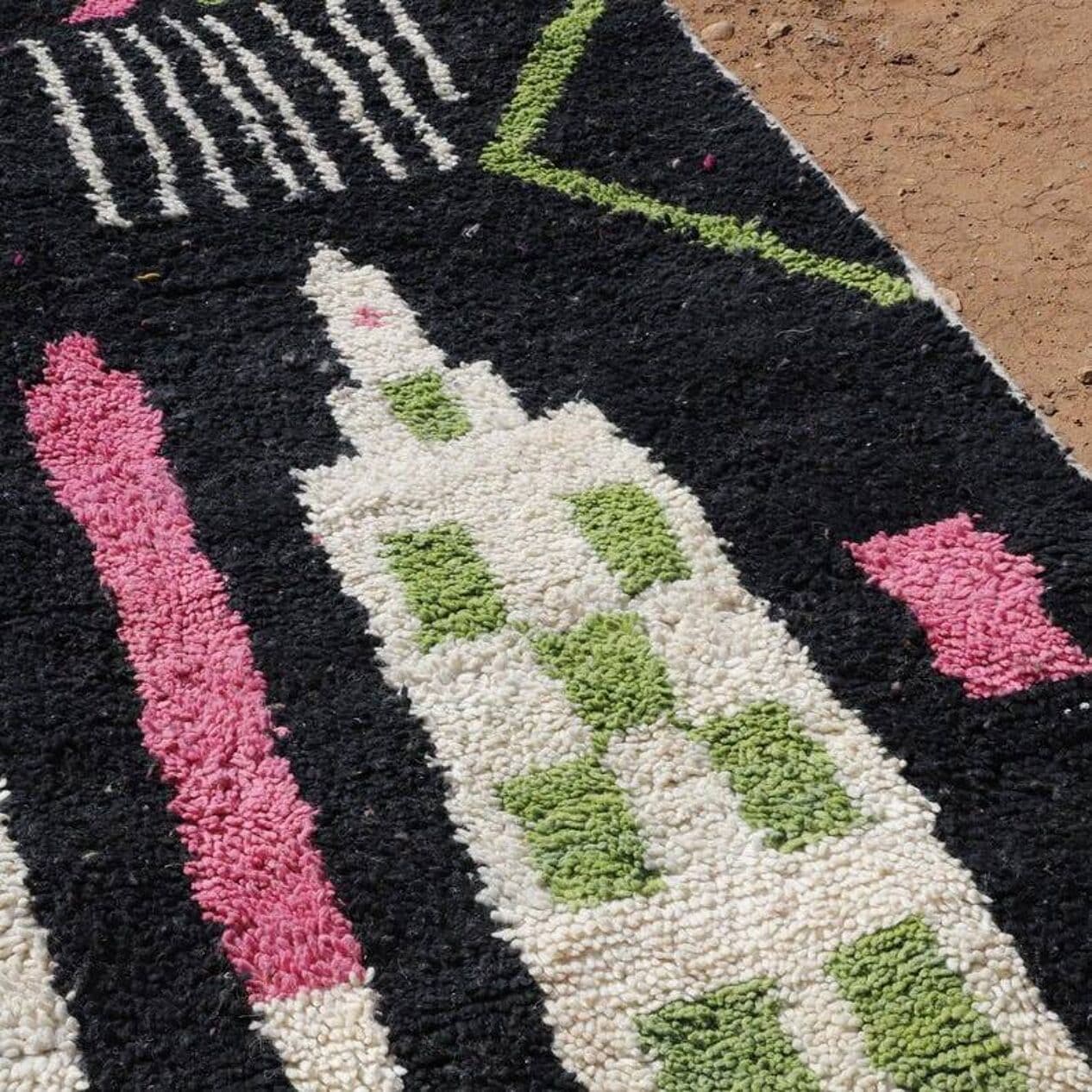 Ręcznie tkany dywan 250x150 cm, wełna, czarny, różowy, zielony, biały, Maroko - 202349