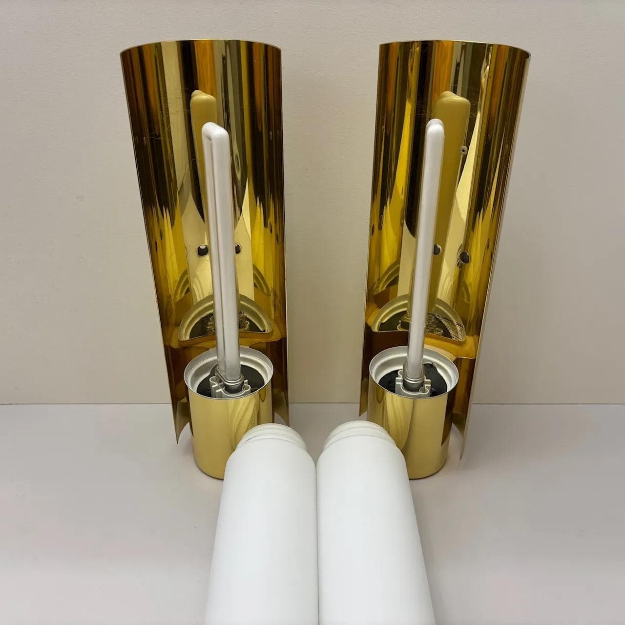 Para kinkietów, złocony mosiądz, szkło opalowe, Glashütte Limburg, Niemcy, lata 80. - 14196