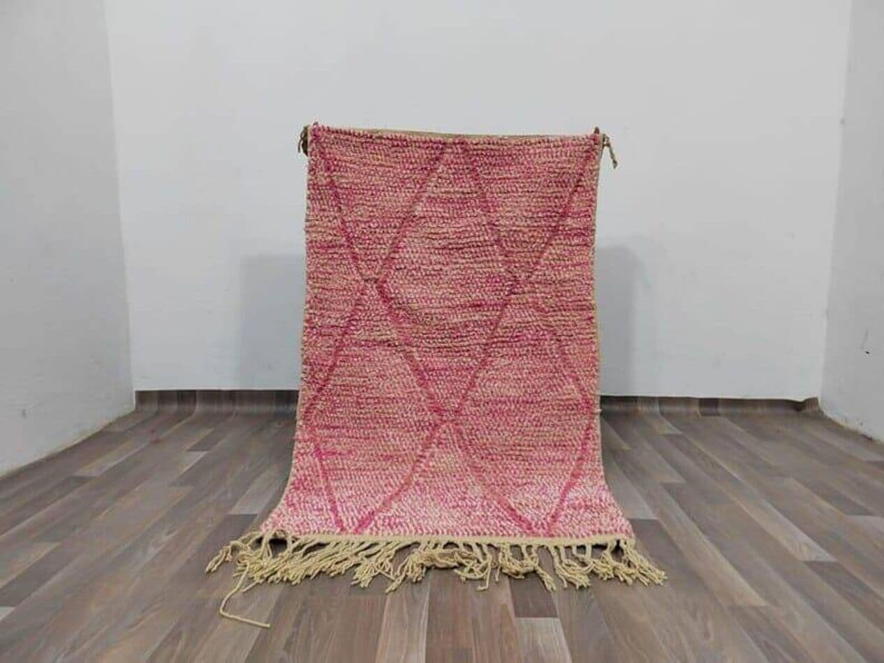 Ręcznie tkany dywan 140x260 cm, wełna, różowy, Maroko - 204948