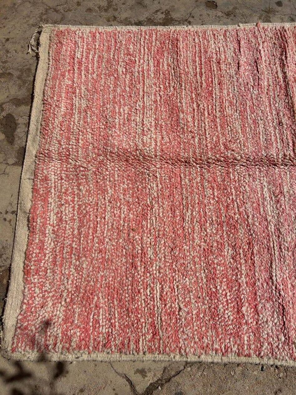 Ręcznie tkany dywan 100x200 cm, wełna, różowy, Maroko - 204429