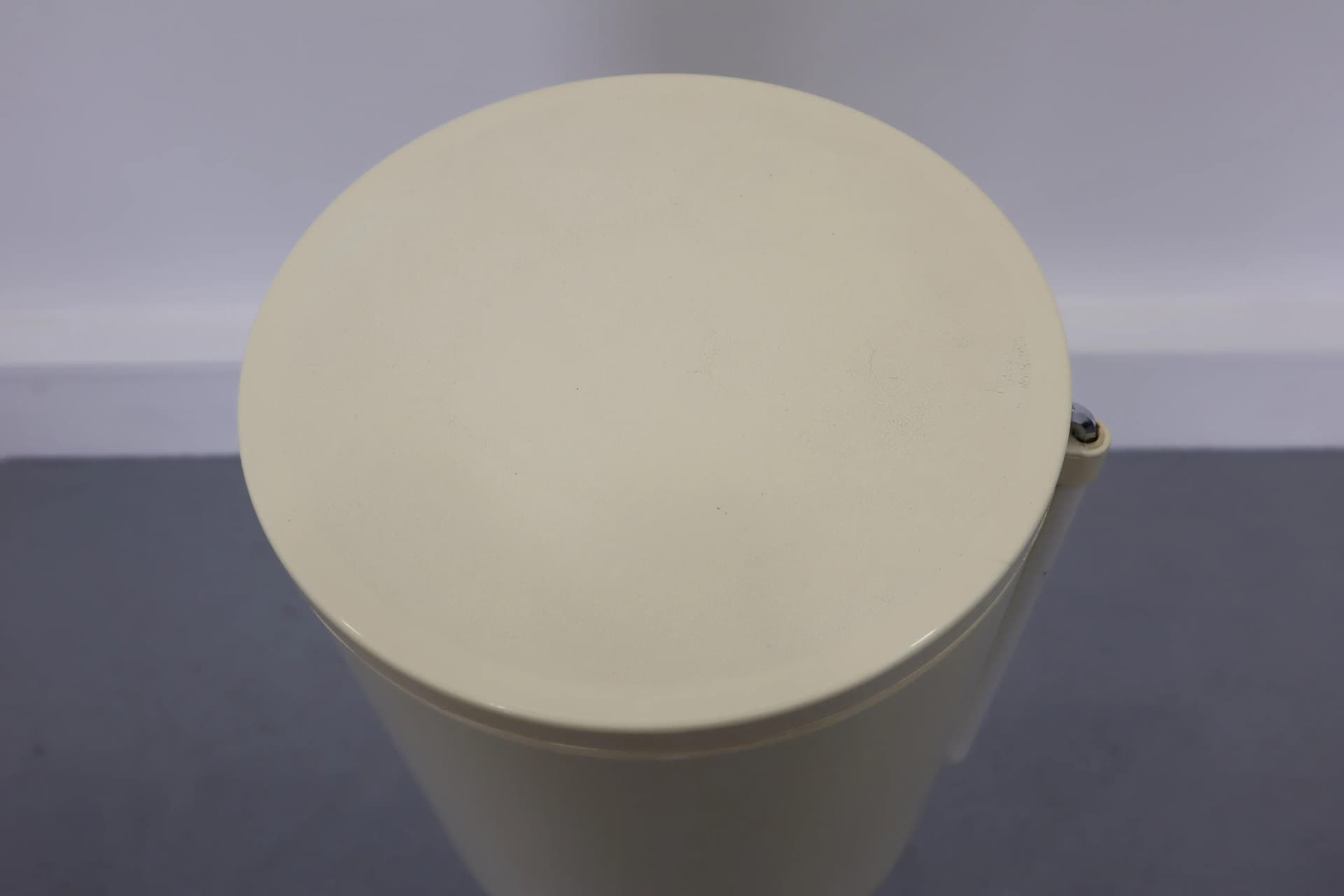 Toaletka z lusterkiem, beżowy plastik, Polska, lata 70. - 14838