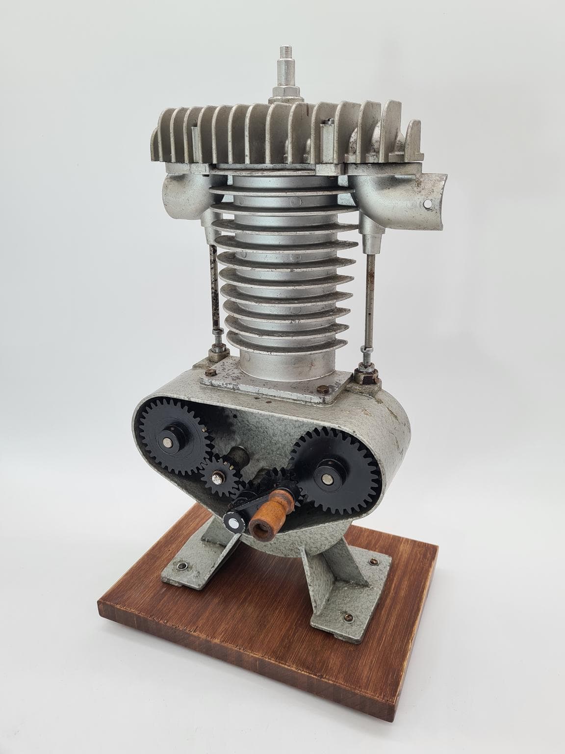 Naukowy model silnika, lata 60. XX wieku - 206039