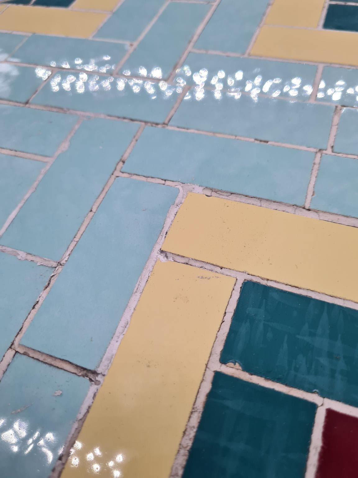 Stolik kawowy z mozaiką w stylu Mid-Century Modern z niemieckiej firmy Howa, lata 50. XX wieku - 206067