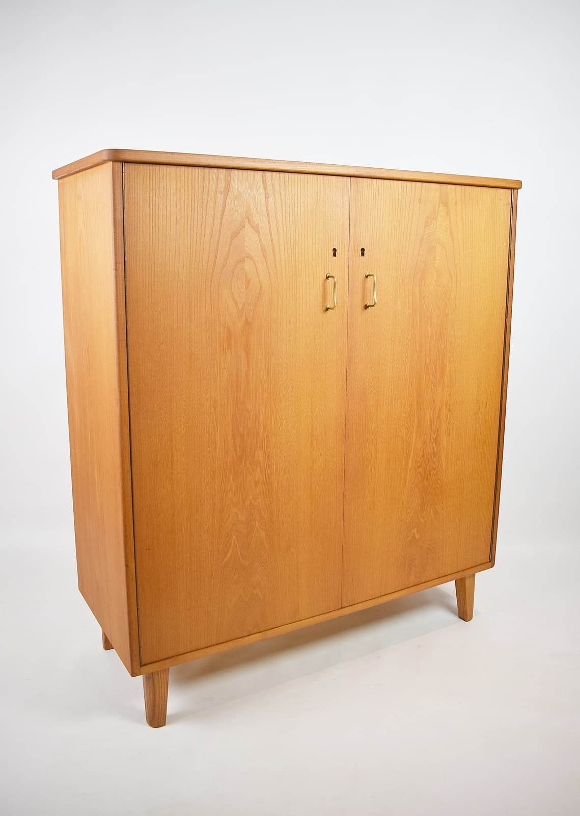 Cabinet Linen Cabinet, light brown elm, by A. Larsson, Bodafors, Sweden, 1950s. - 206238