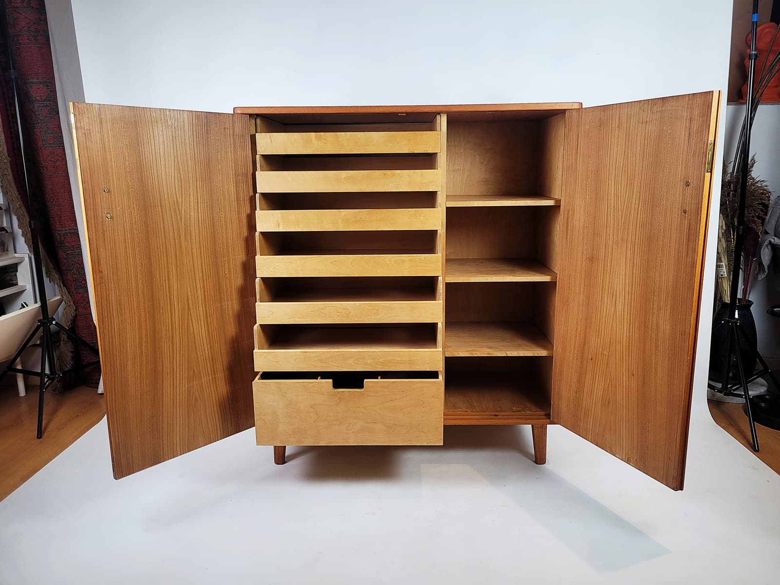 Cabinet Linen Cabinet, light brown elm, by A. Larsson, Bodafors, Sweden, 1950s. - 206234