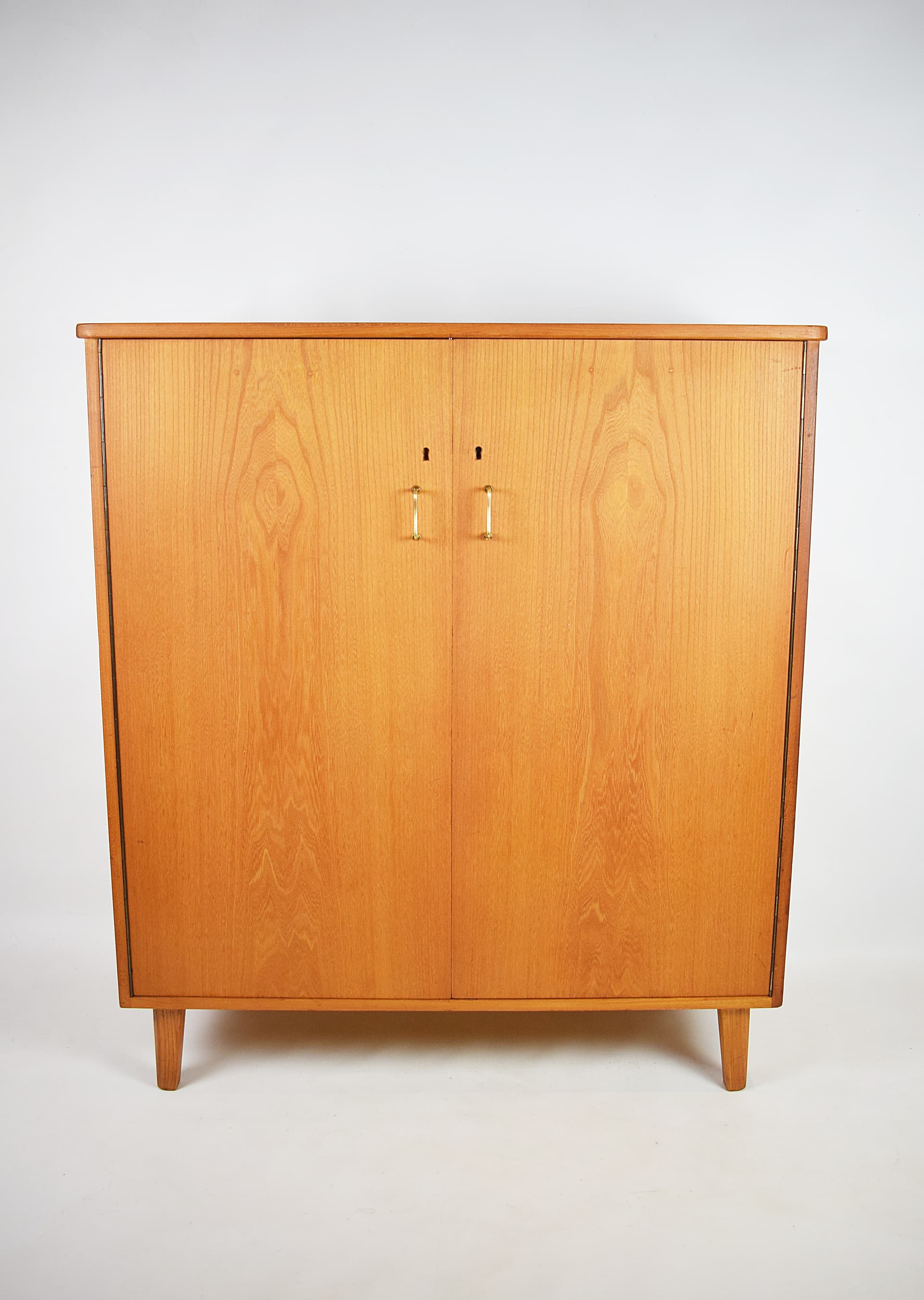 Cabinet Linen Cabinet, light brown elm, by A. Larsson, Bodafors, Sweden, 1950s. - 206239