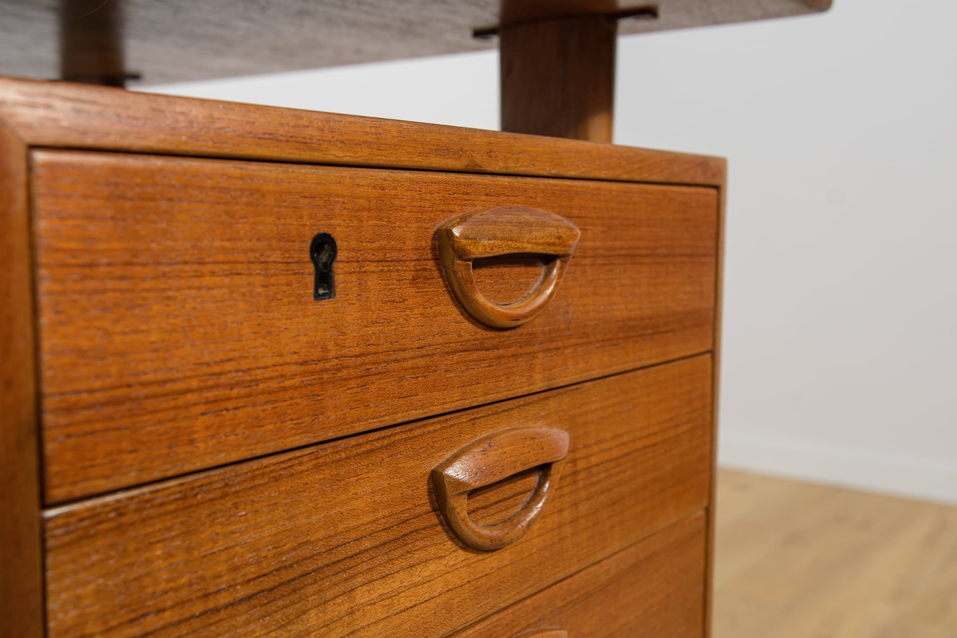 Biurko, teak brązowy, proj. K. Kristiansen, Feldballes Møbelfabrik, Dania, lata 60. - 206467