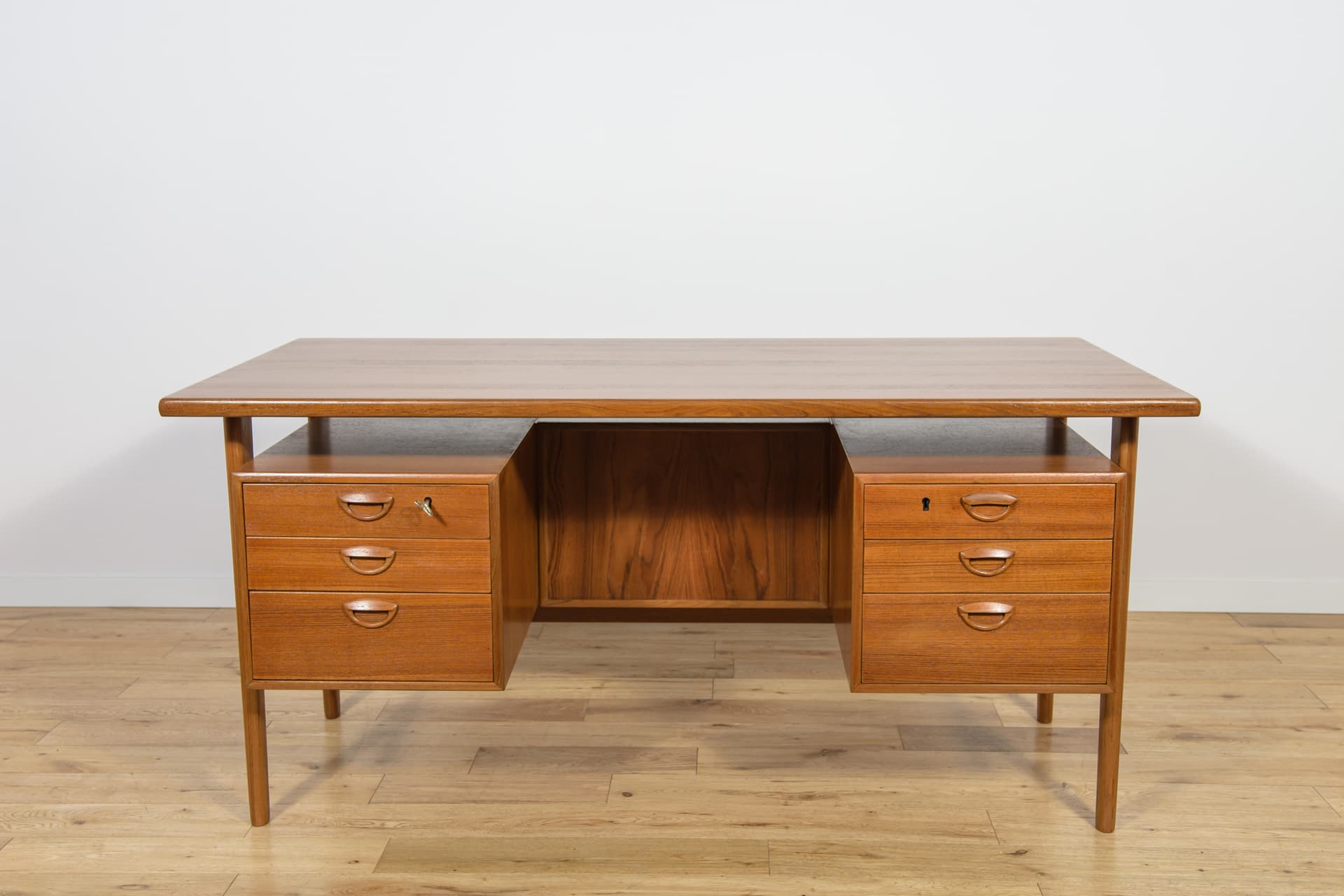Biurko, teak brązowy, proj. K. Kristiansen, Feldballes Møbelfabrik, Dania, lata 60. - 206459