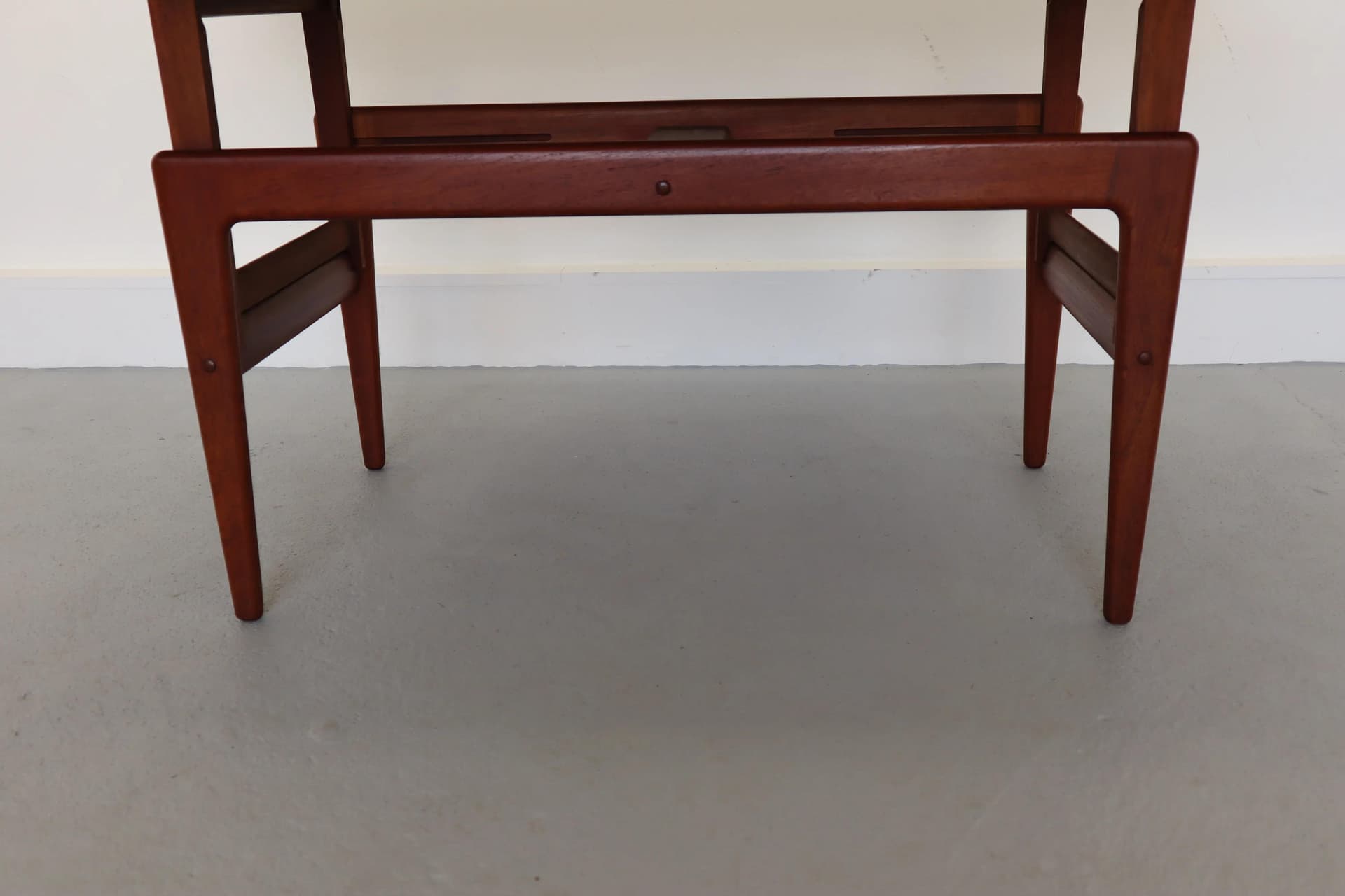 Stolik kawowy, teak brązowy, proj. K. Kristiansen, Dania, lata 60. - 15033