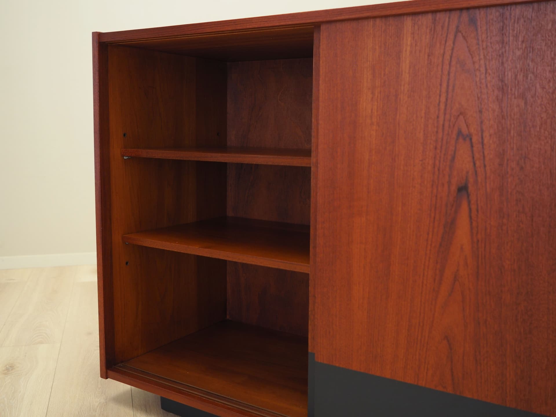 Sideboard, teak brązowy, Dania, lata 70. - 77207