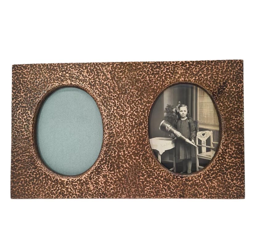 Stara, brutalistyczna, tłoczona miedziana ramka na 2 zdjęcia, lata 70. XX wieku