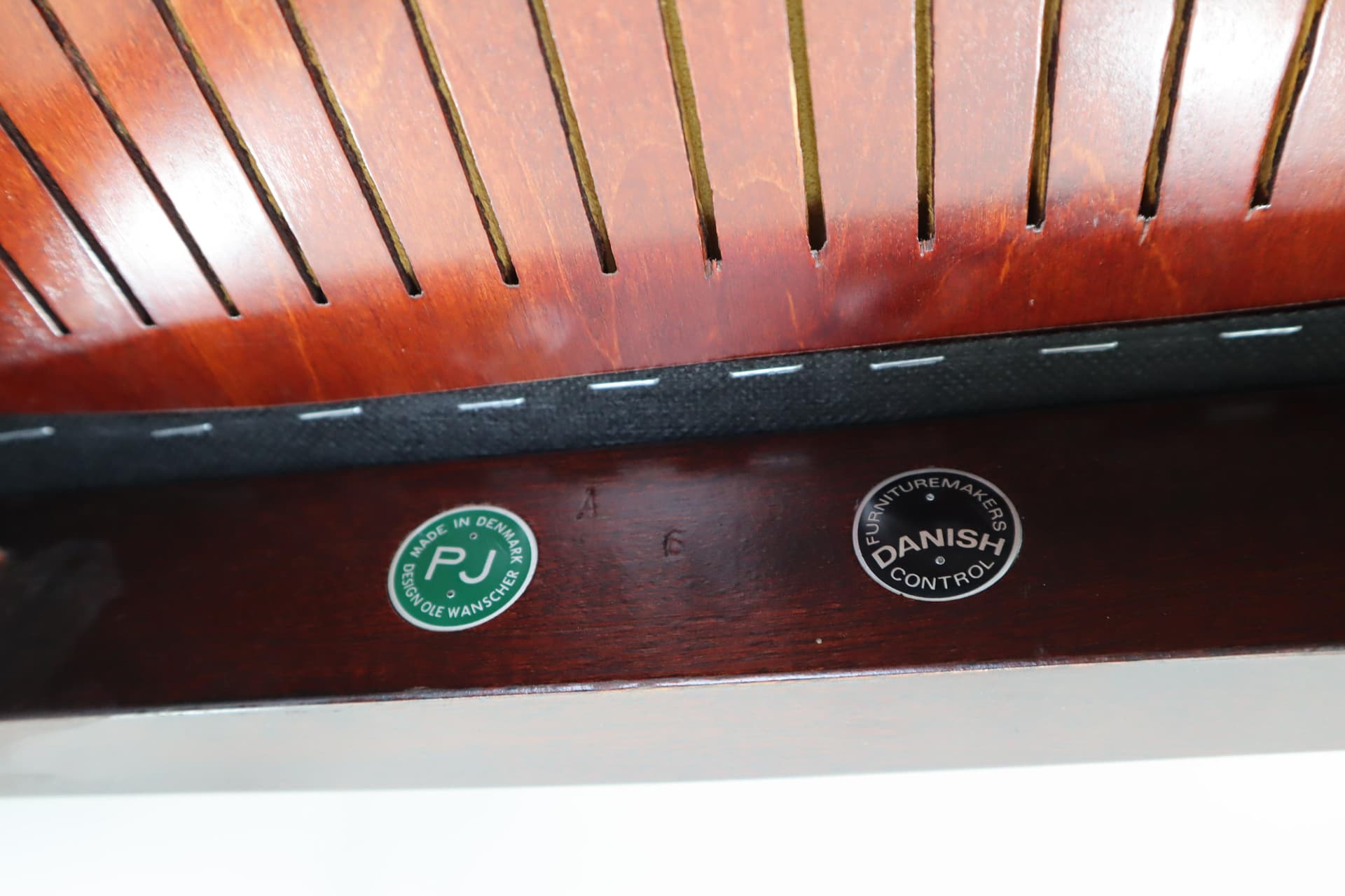 Komplet czterech krzeseł Rungstedlund, mahoń ciemny, tkanina butelkowa zieleń, proj. O. Wanscher, Poul Jeppesens Møbelfabrik, Dania, lata 60. - 15018