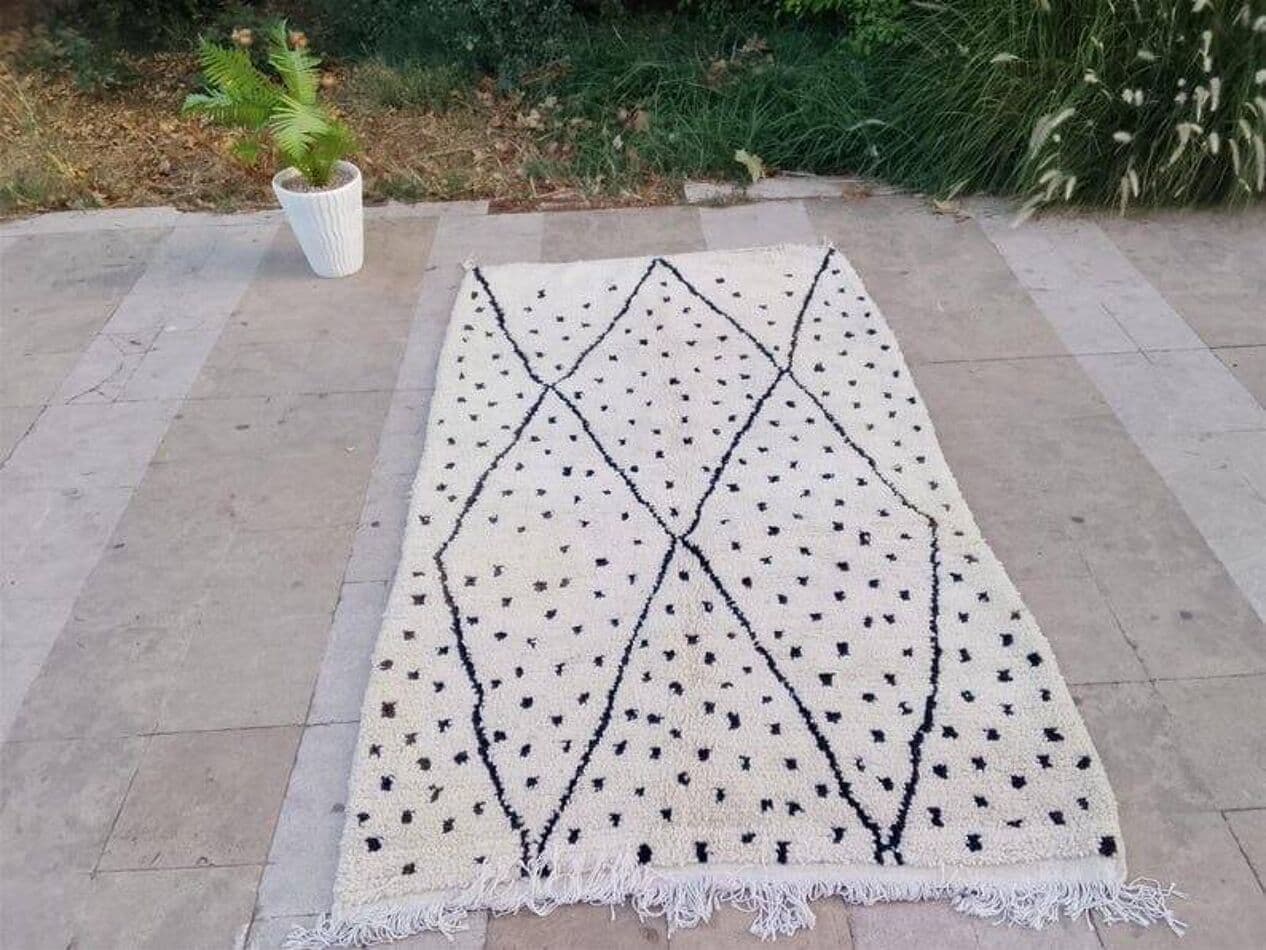 Handwoven rug 150x250 cm, wool, white, Morocco - 209955