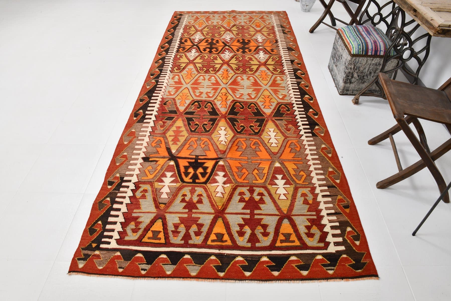 Kilim 140x327 cm, brązowy, pomarańczowy, wełna, lata 70. - 210399
