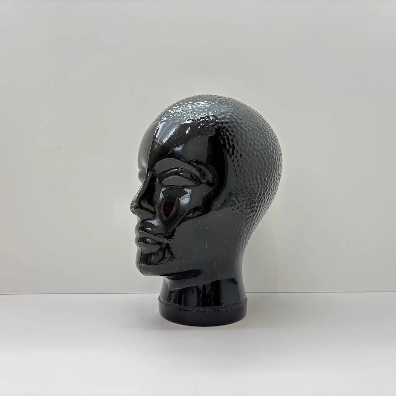 Decorative head, green glass, Germany, 1980s. - 15303