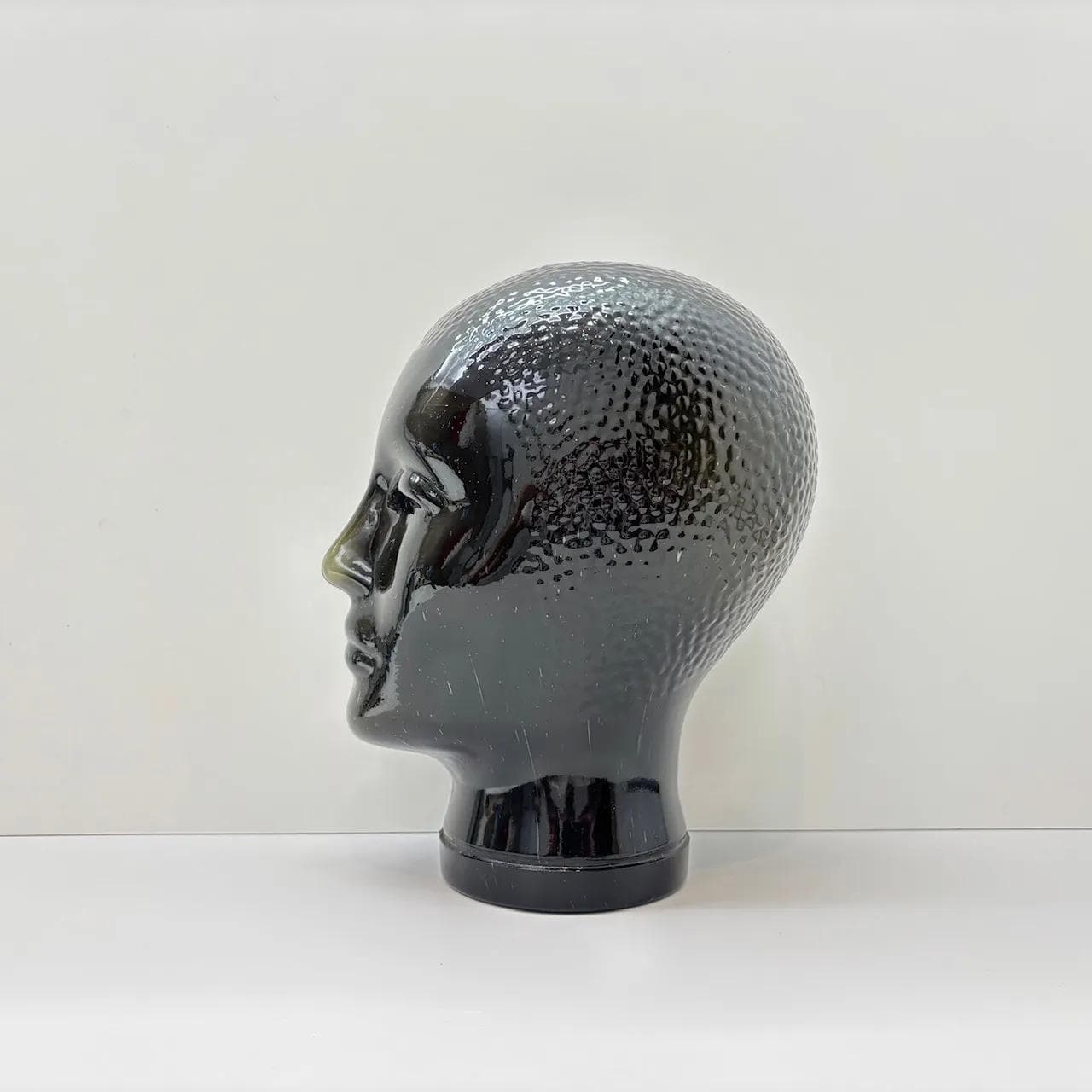 Decorative head, green glass, Germany, 1980s. - 15301