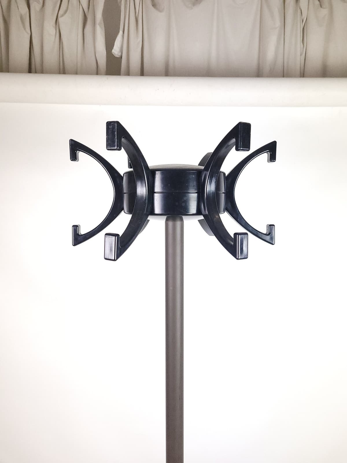 Wieszak podłogowy, ciemnobrązowy, metal, lata 80. - 210692