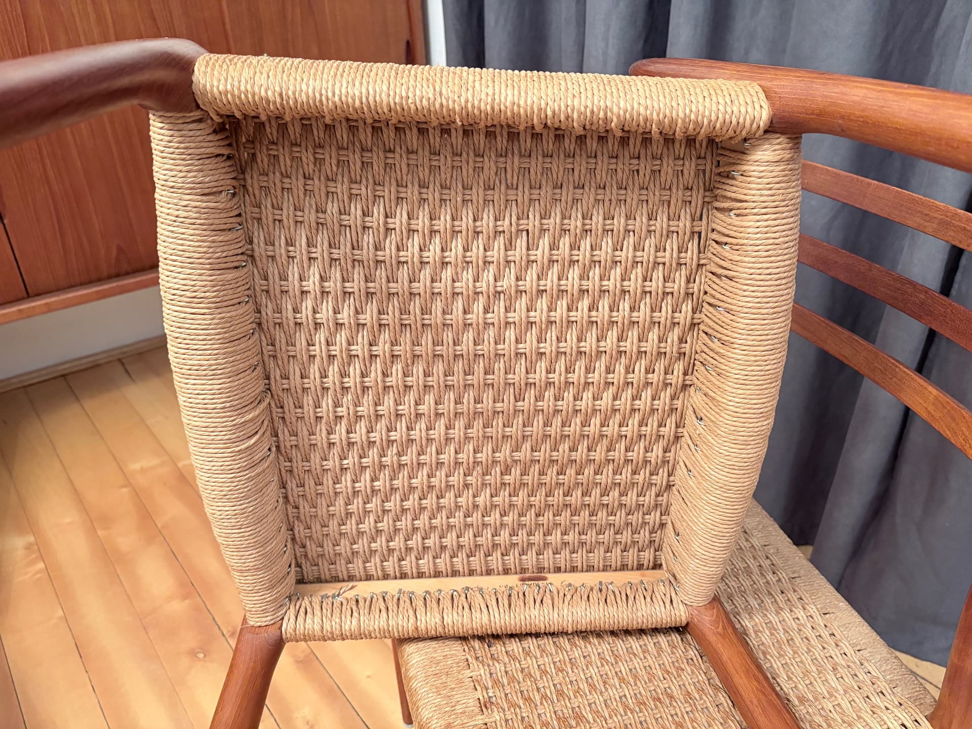 Zestaw trzech krzeseł model 78, drewno teakowe jasnobrązowe, proj. N. O. Møller, J.L. Møllers Møbelfabrik, Dania, lata 60. - 210815