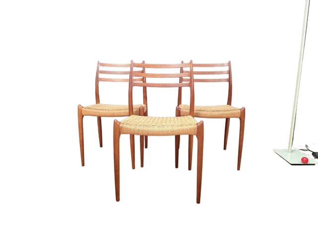 Zestaw trzech krzeseł model 78, drewno teakowe jasnobrązowe, proj. N. O. Møller, J.L. Møllers Møbelfabrik, Dania, lata 60. - WYMIARY