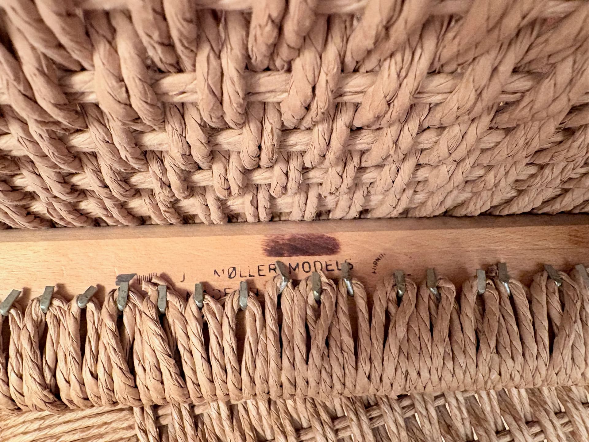 Zestaw trzech krzeseł model 78, drewno teakowe jasnobrązowe, proj. N. O. Møller, J.L. Møllers Møbelfabrik, Dania, lata 60. - 210817