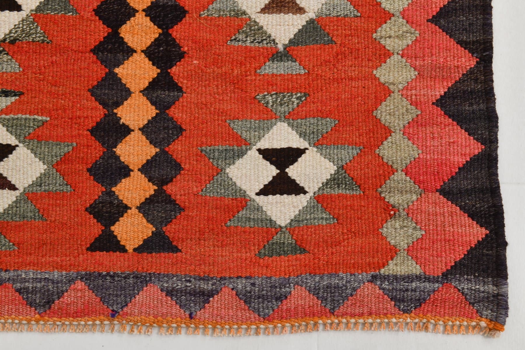 Chodnik kilimowy 330x93 cm, czarny, brązowy, wełna, Turcja, lata 60. - 211254