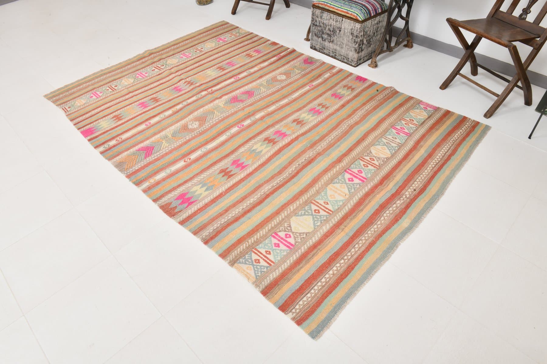 Kilim 252x170 cm, beżowy, różowy, wełna, lata 70. - 211209