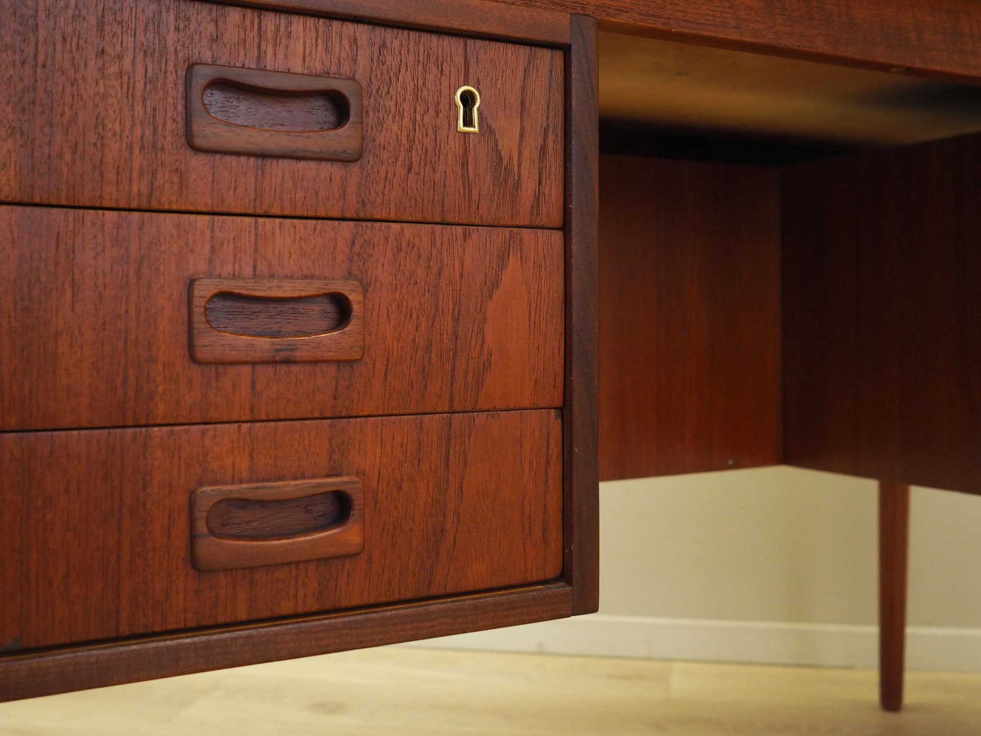 Biurko tekowe, pomarańczowy, teak, Dania, lata 70. - 15352