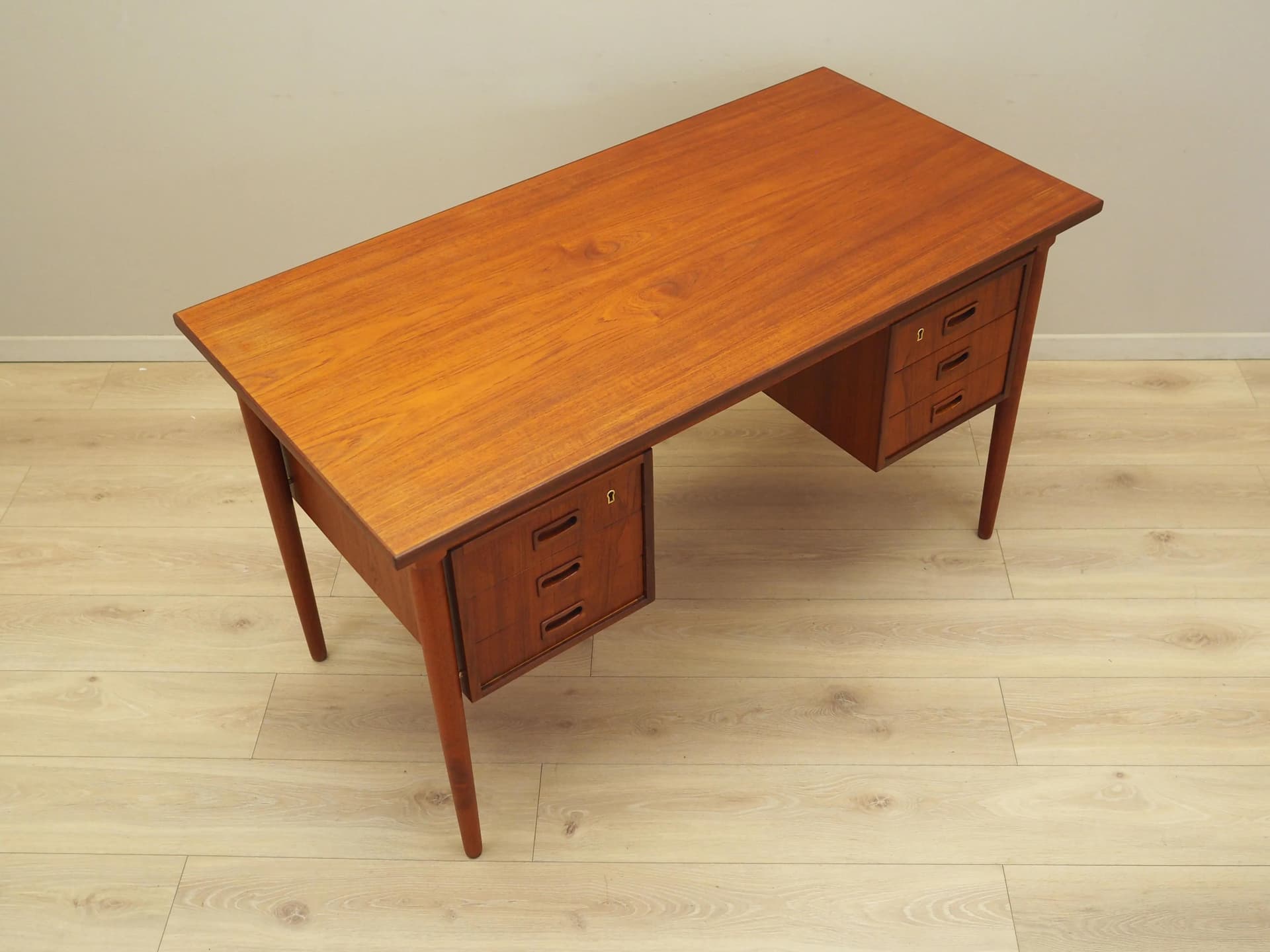 Biurko tekowe, pomarańczowy, teak, Dania, lata 70. - 15348